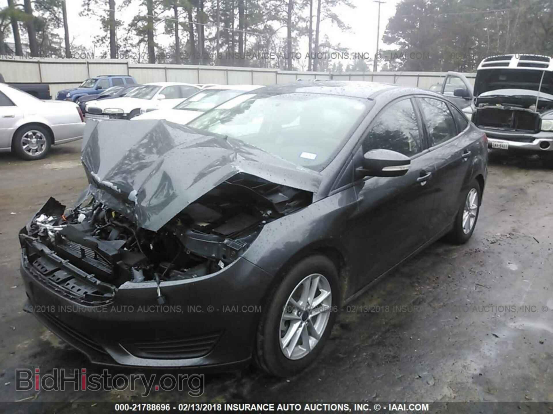 2017 Ford Focus - VIN: 1FADP3F20HL257750 - Фото 2
