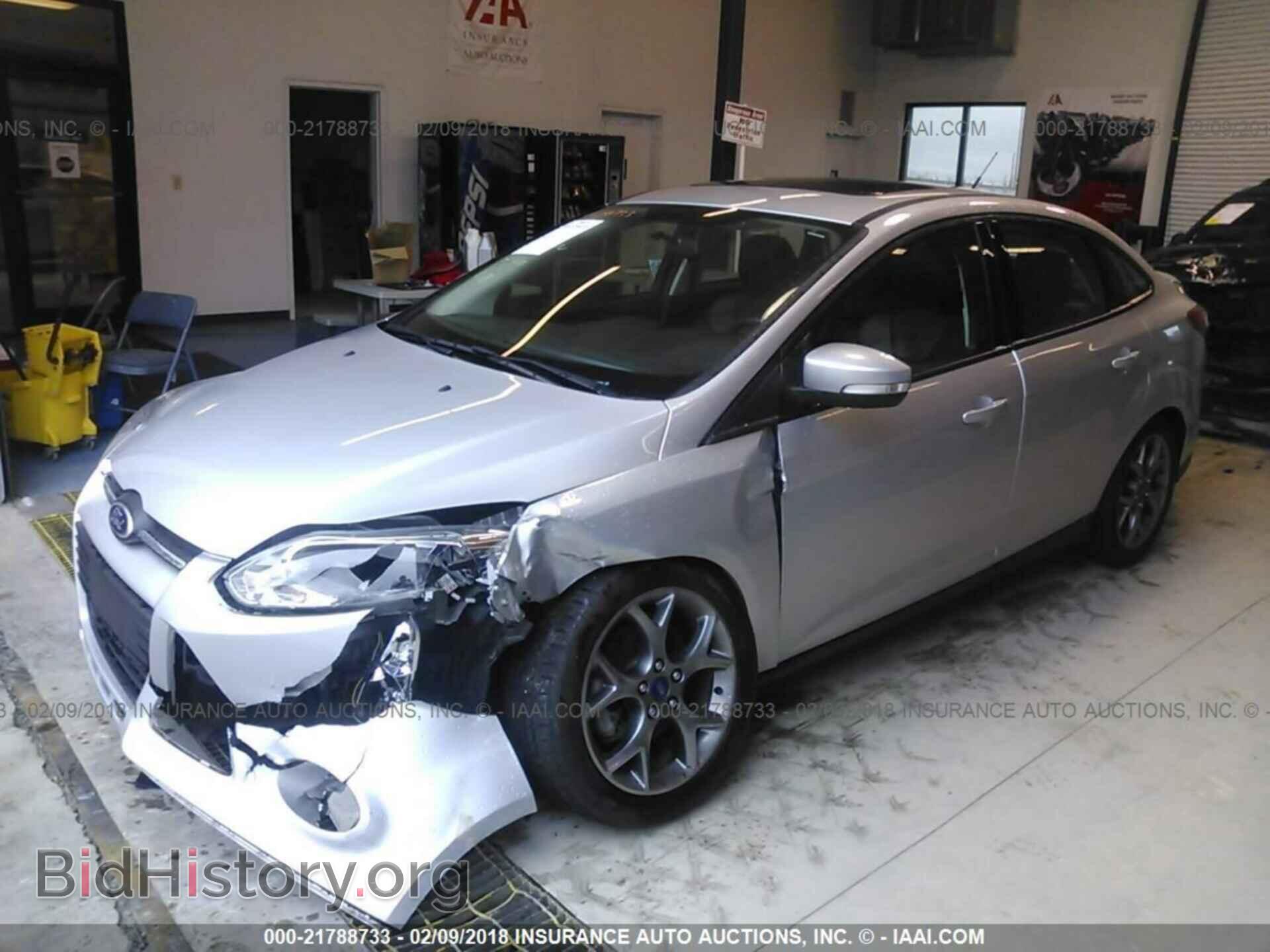 2014 Ford Focus - VIN: 1FADP3F29EL402831 - Photo 2
