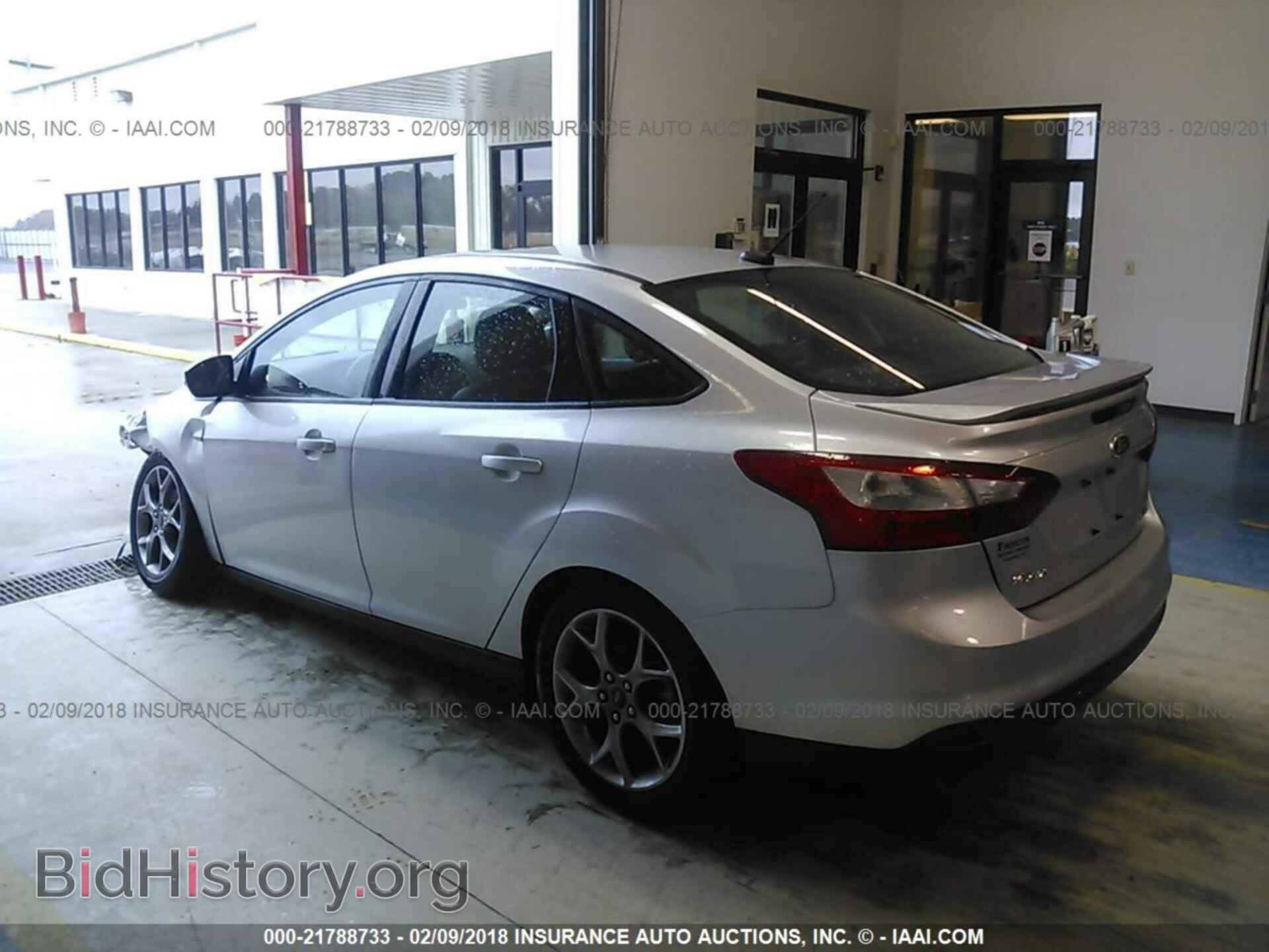2014 Ford Focus - VIN: 1FADP3F29EL402831 - Photo 3