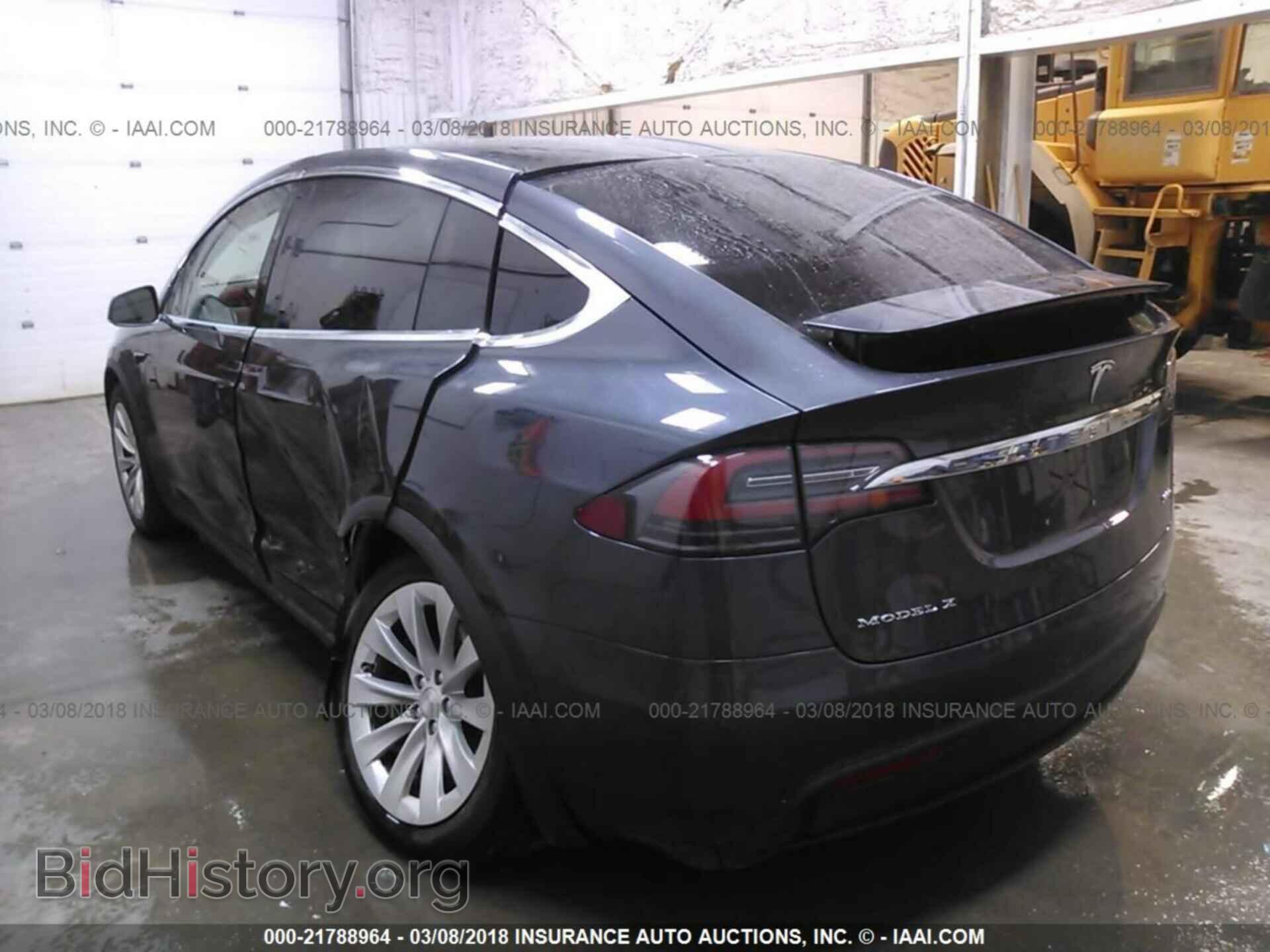 2017 Tesla Model x - VIN: 5YJXCDE21HF056372 - Photo 3