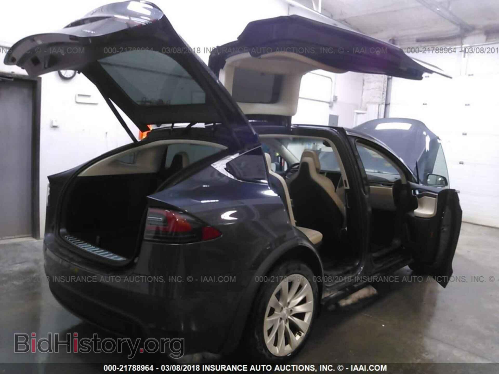 2017 Tesla Model x - VIN: 5YJXCDE21HF056372 - Photo 4
