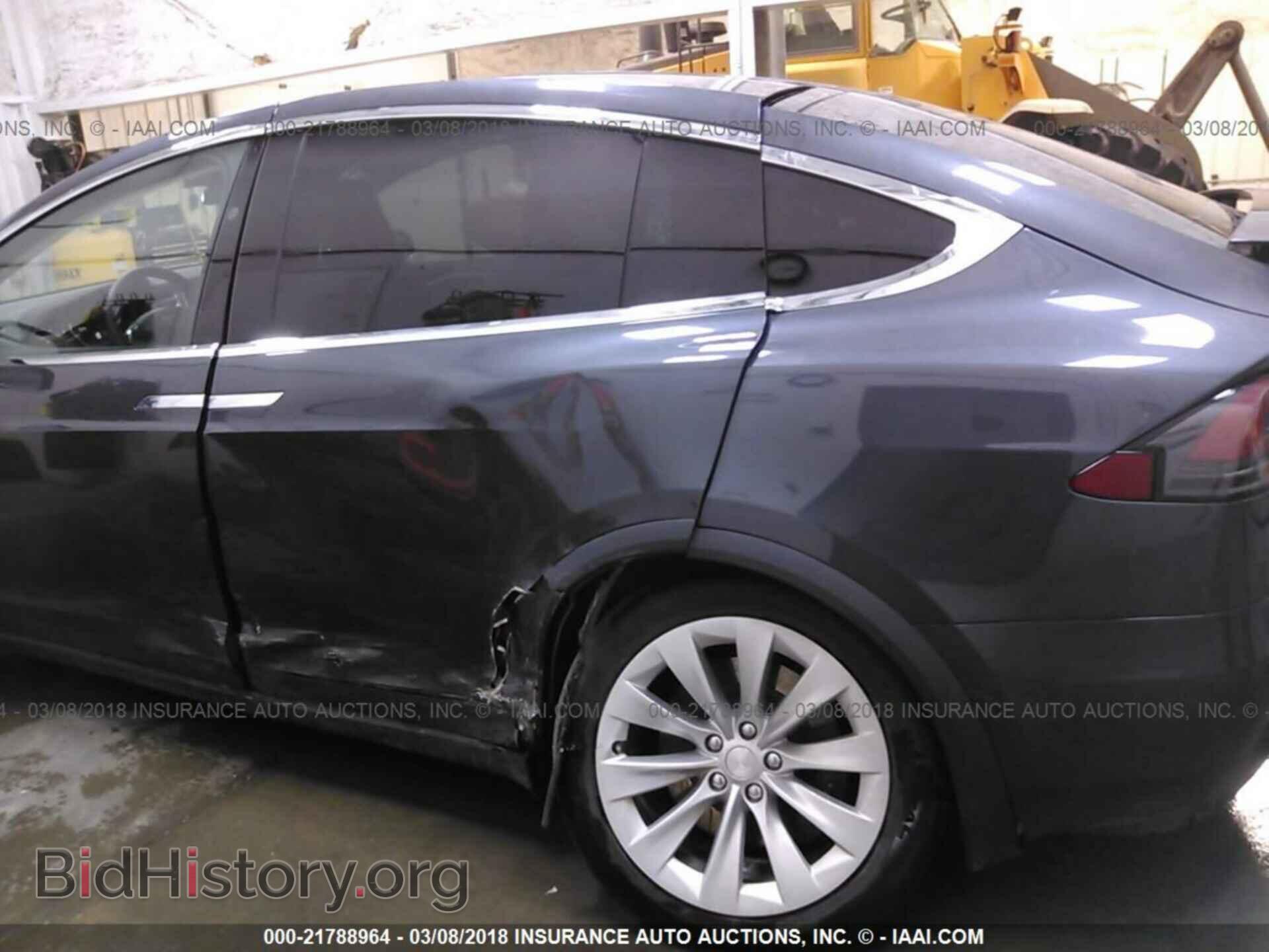 2017 Tesla Model x - VIN: 5YJXCDE21HF056372 - Photo 6