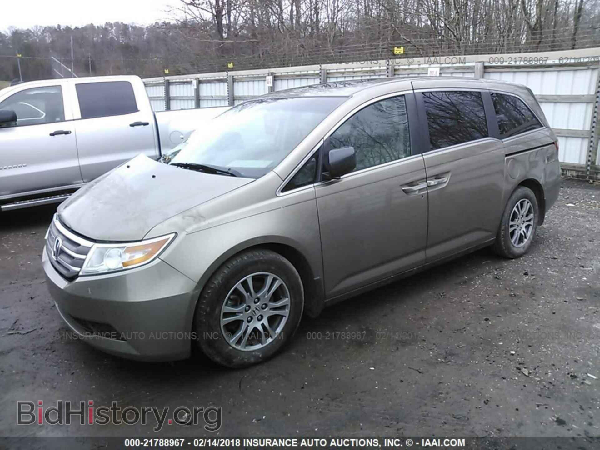 2012 Honda Odyssey - VIN: 5FNRL5H64CB007432 - Фото 2