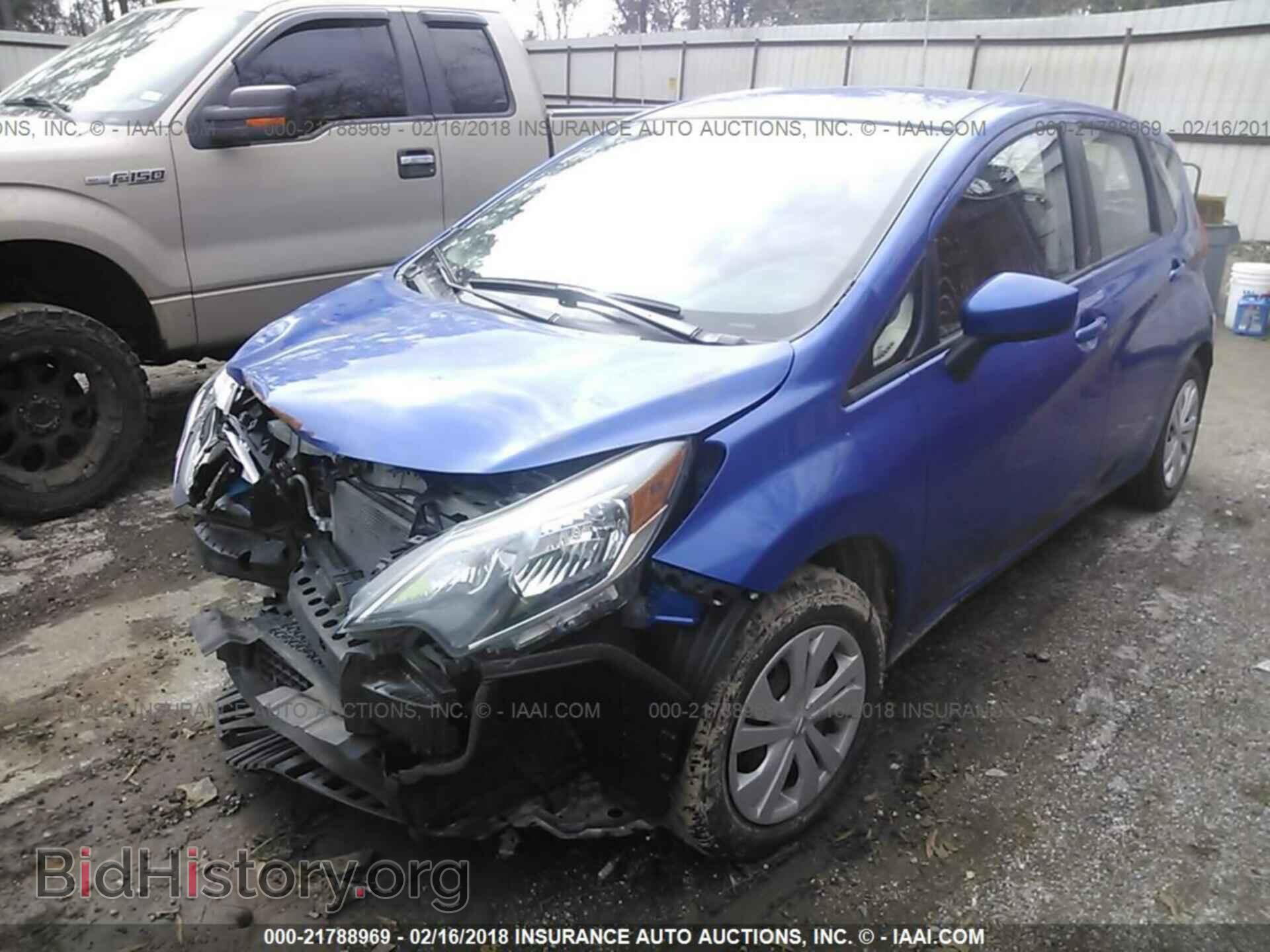 2017 Nissan Versa note - VIN: 3N1CE2CP2HL366479 - Фото 2