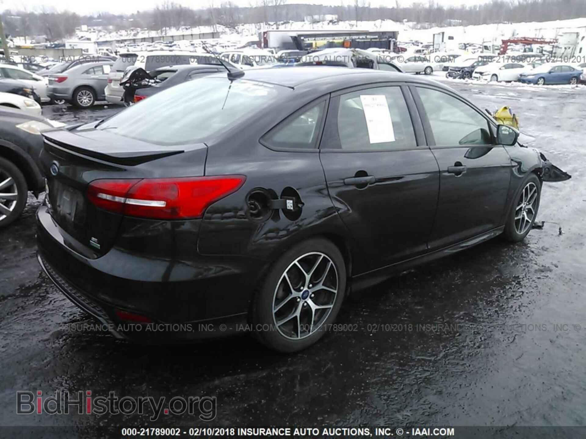 2015 Ford Focus - VIN: 1FADP3FE6FL246727 - Photo 4