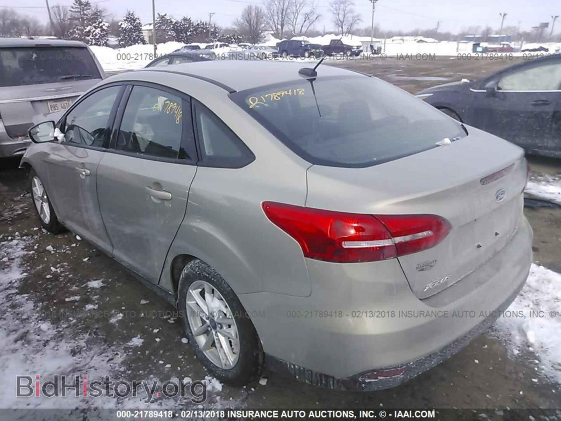 2016 Ford Focus - VIN: 1FADP3F24GL250721 - Photo 3