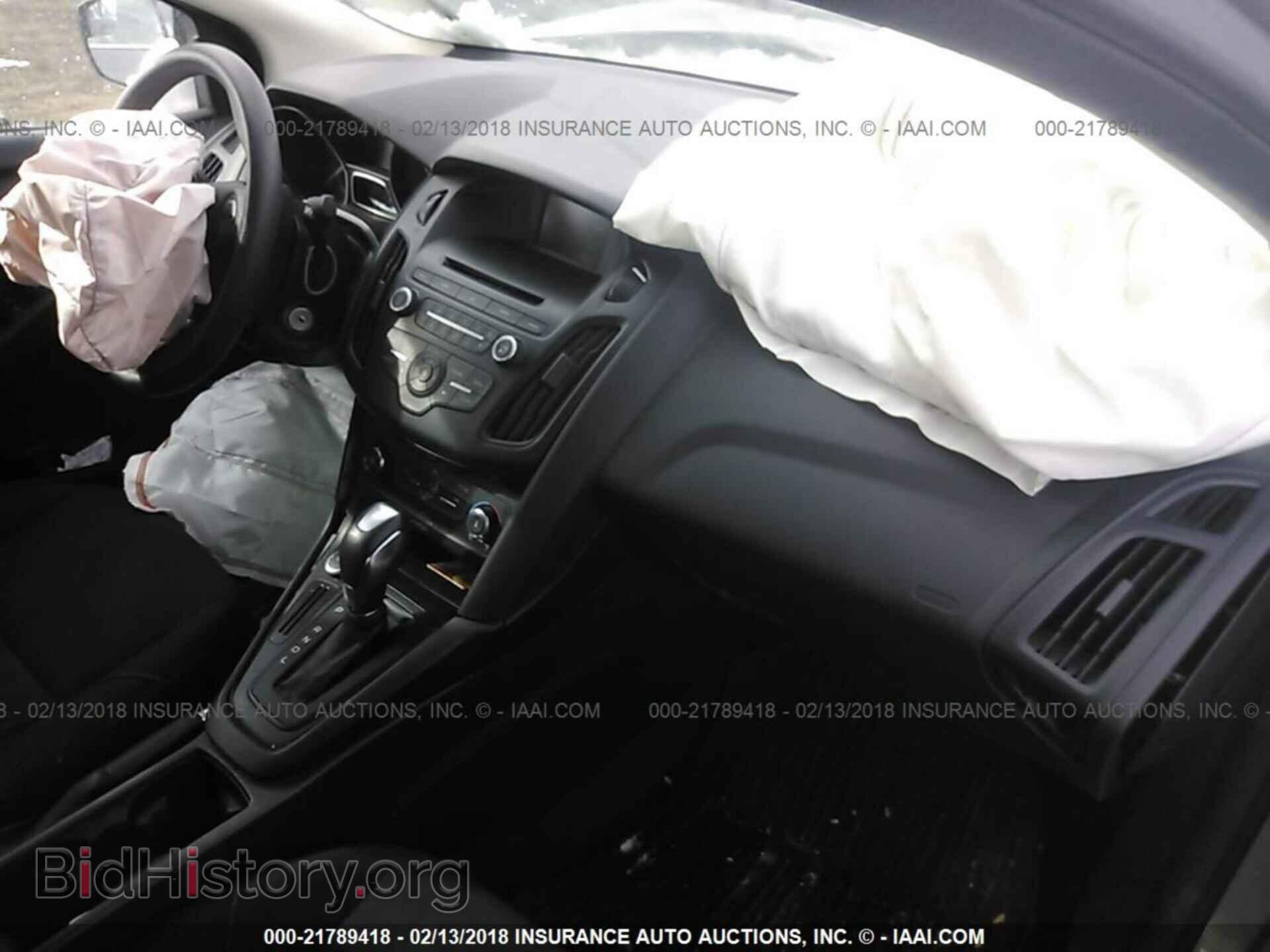 2016 Ford Focus - VIN: 1FADP3F24GL250721 - Photo 5