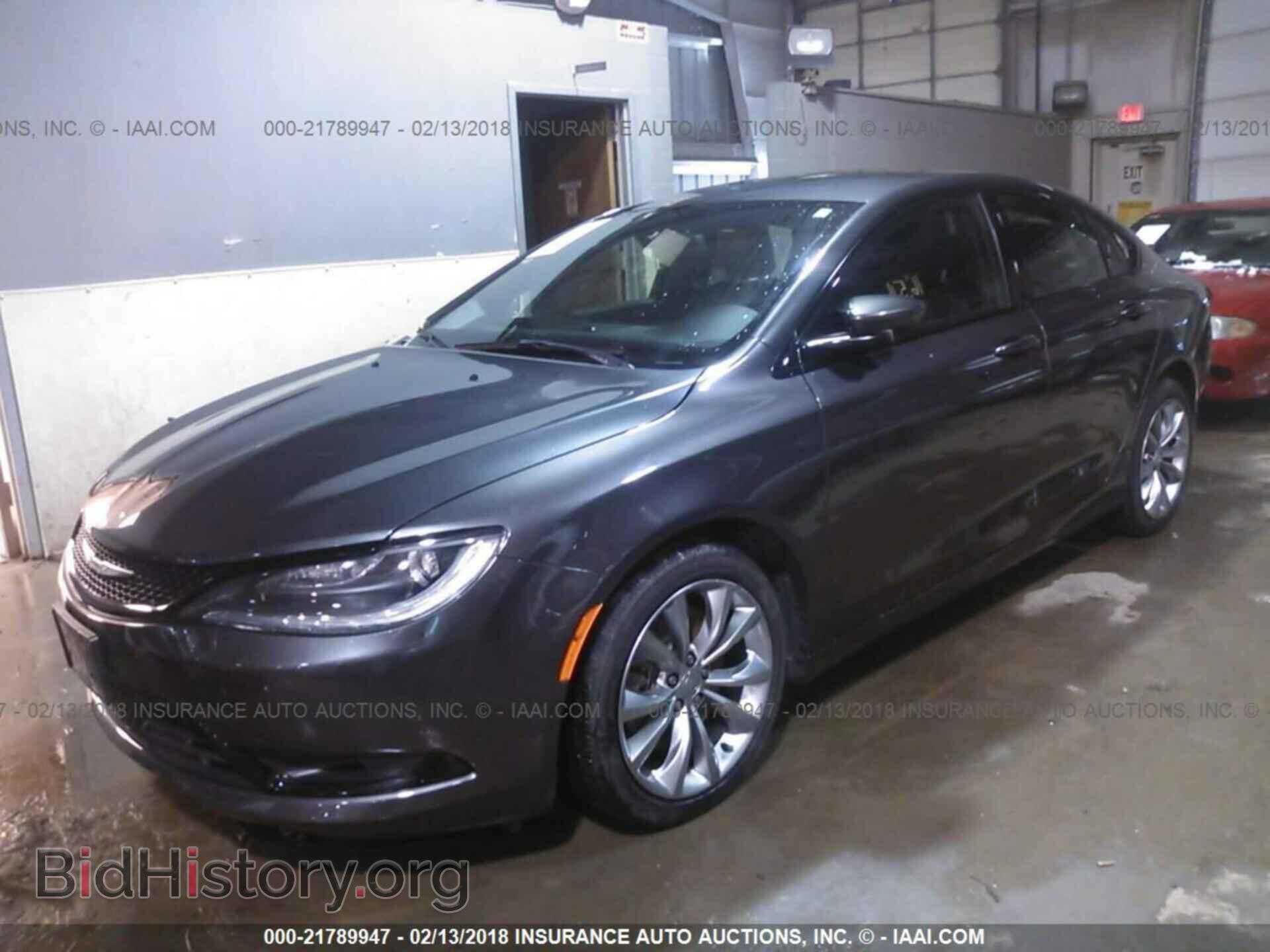 2016 Chrysler 200 - VIN: 1C3CCCDG8GN158410 - Photo 2