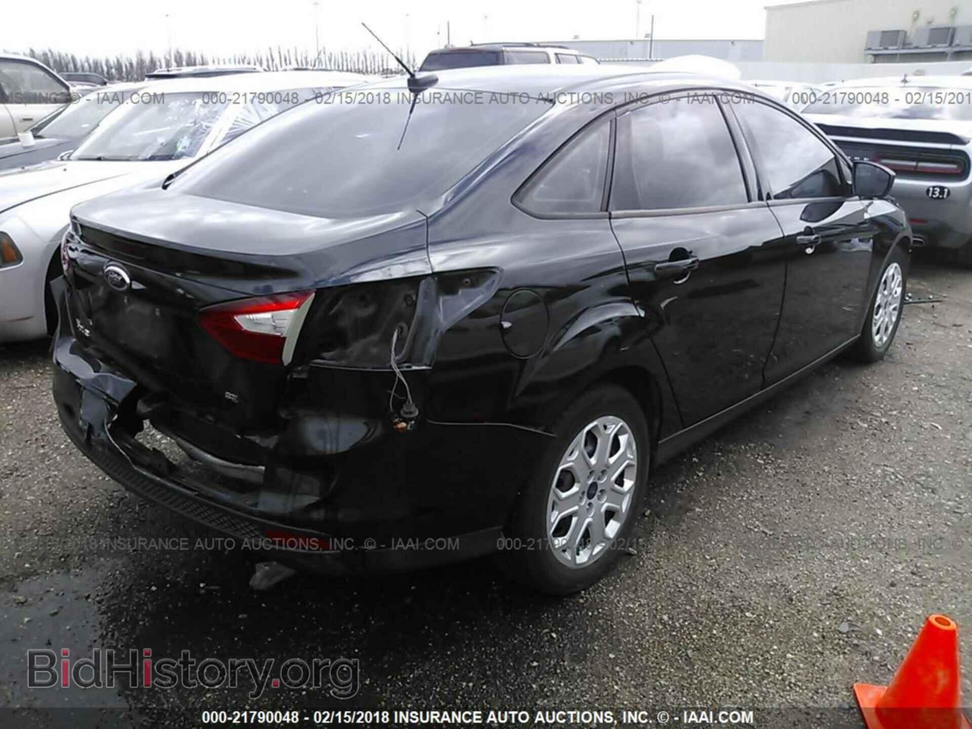 2012 Ford Focus - VIN: 1FAHP3F20CL294419 - Photo 4