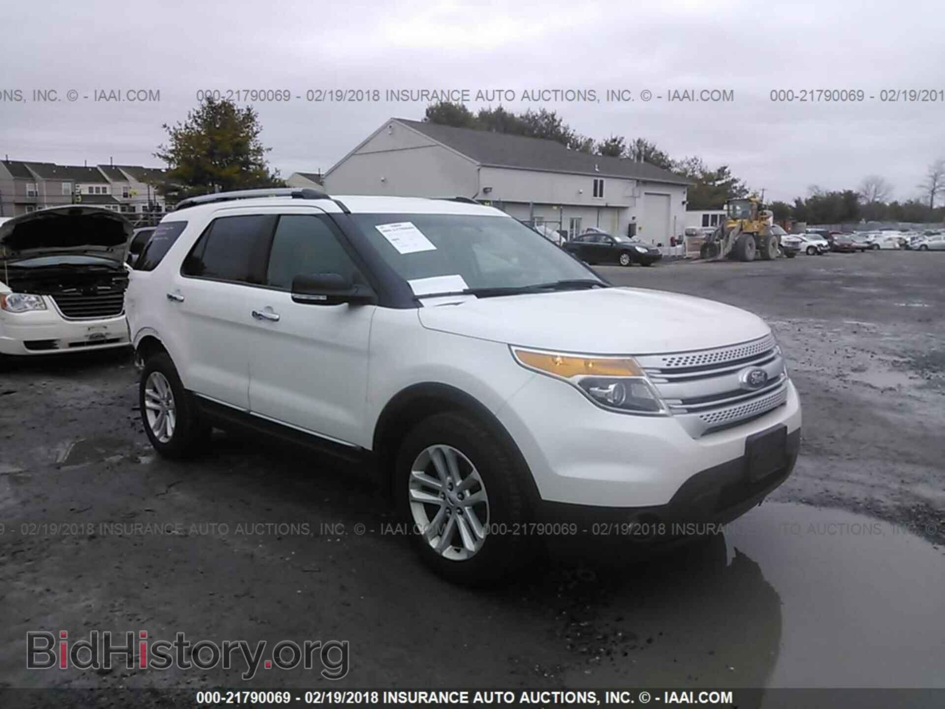 Фотография 1FM5K8D83FGB42143 - Ford Explorer 2015