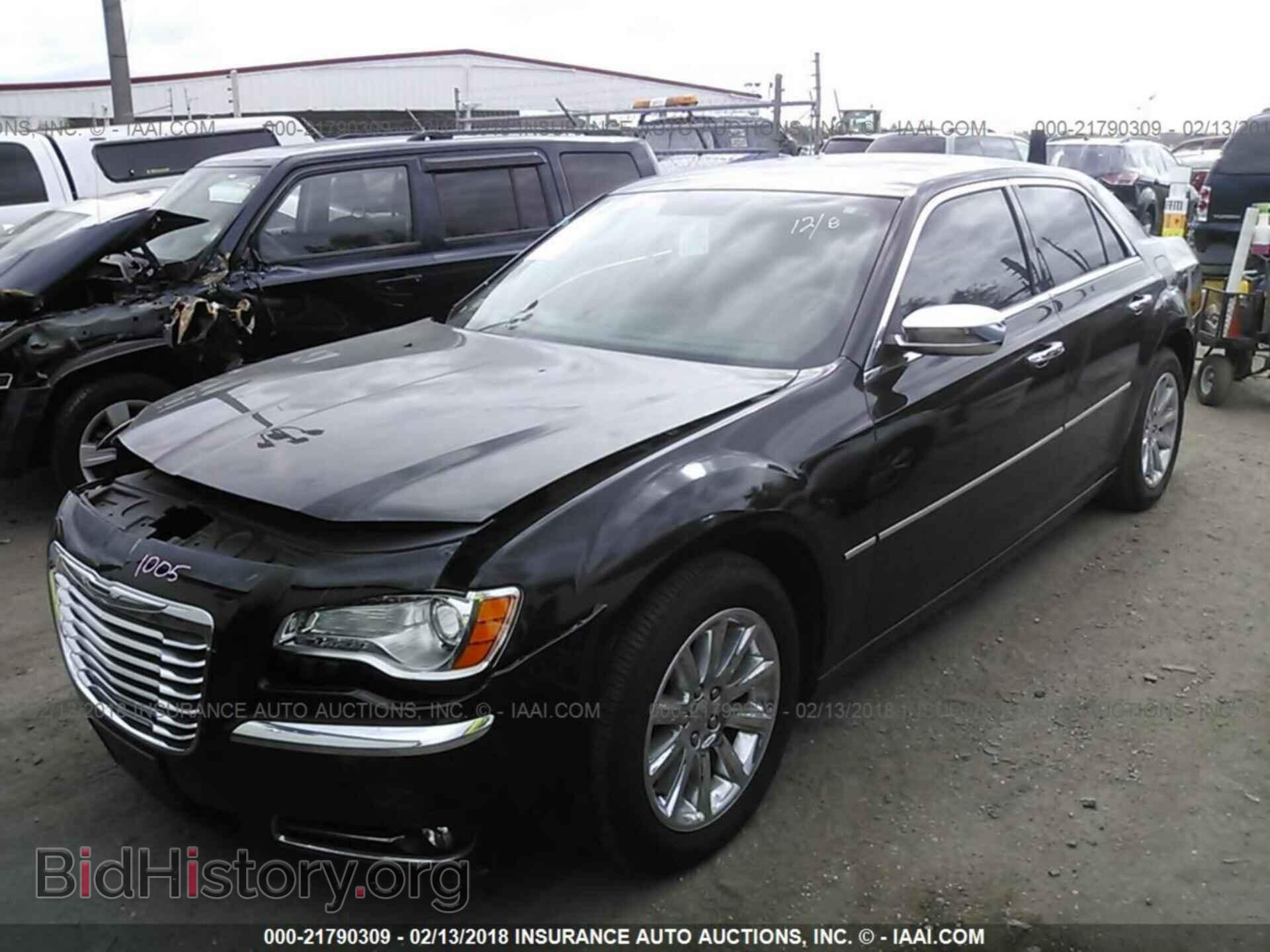 2013 Chrysler 300c - VIN: 2C3CCAEG7DH606076 - Фото 2