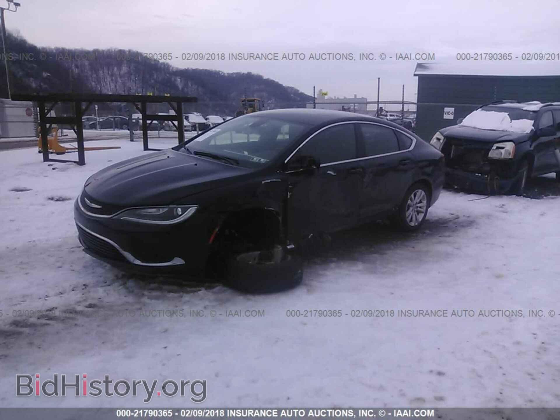 2015 Chrysler 200 - VIN: 1C3CCCAB7FN687872 - Фото 2