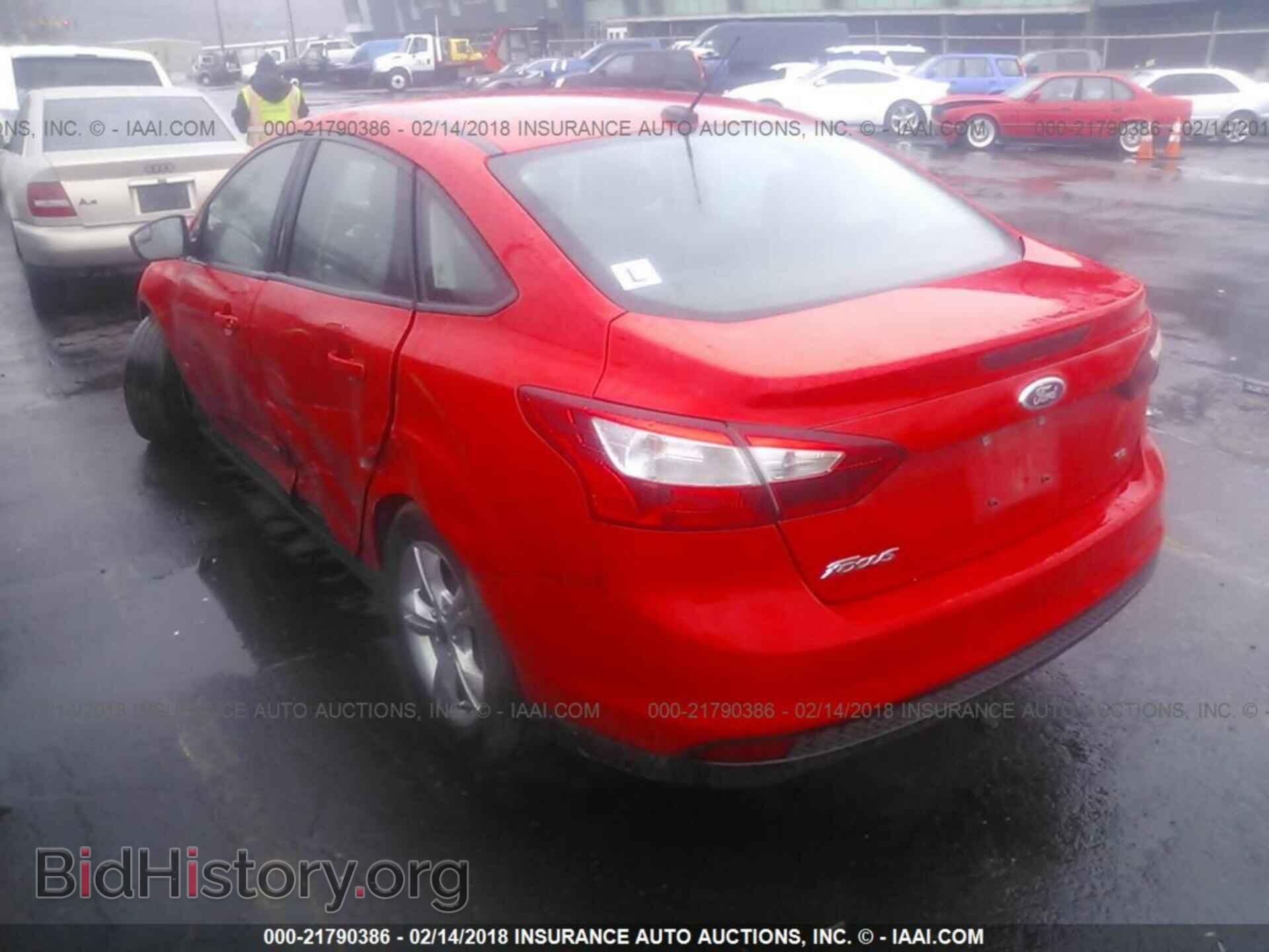 2014 Ford Focus - VIN: 1FADP3F27EL319348 - Photo 3