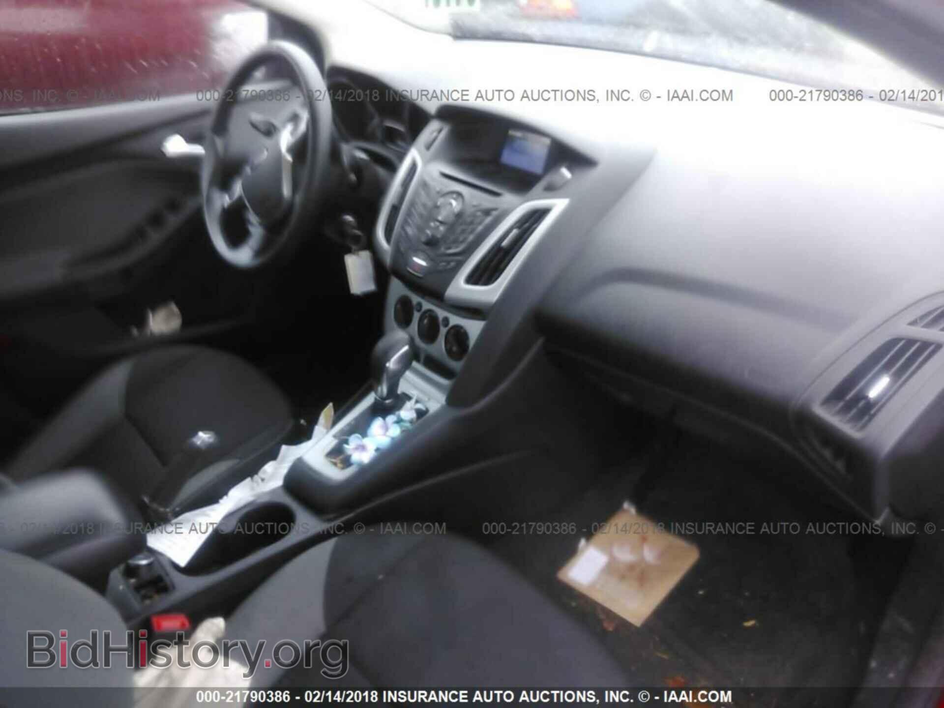2014 Ford Focus - VIN: 1FADP3F27EL319348 - Photo 5