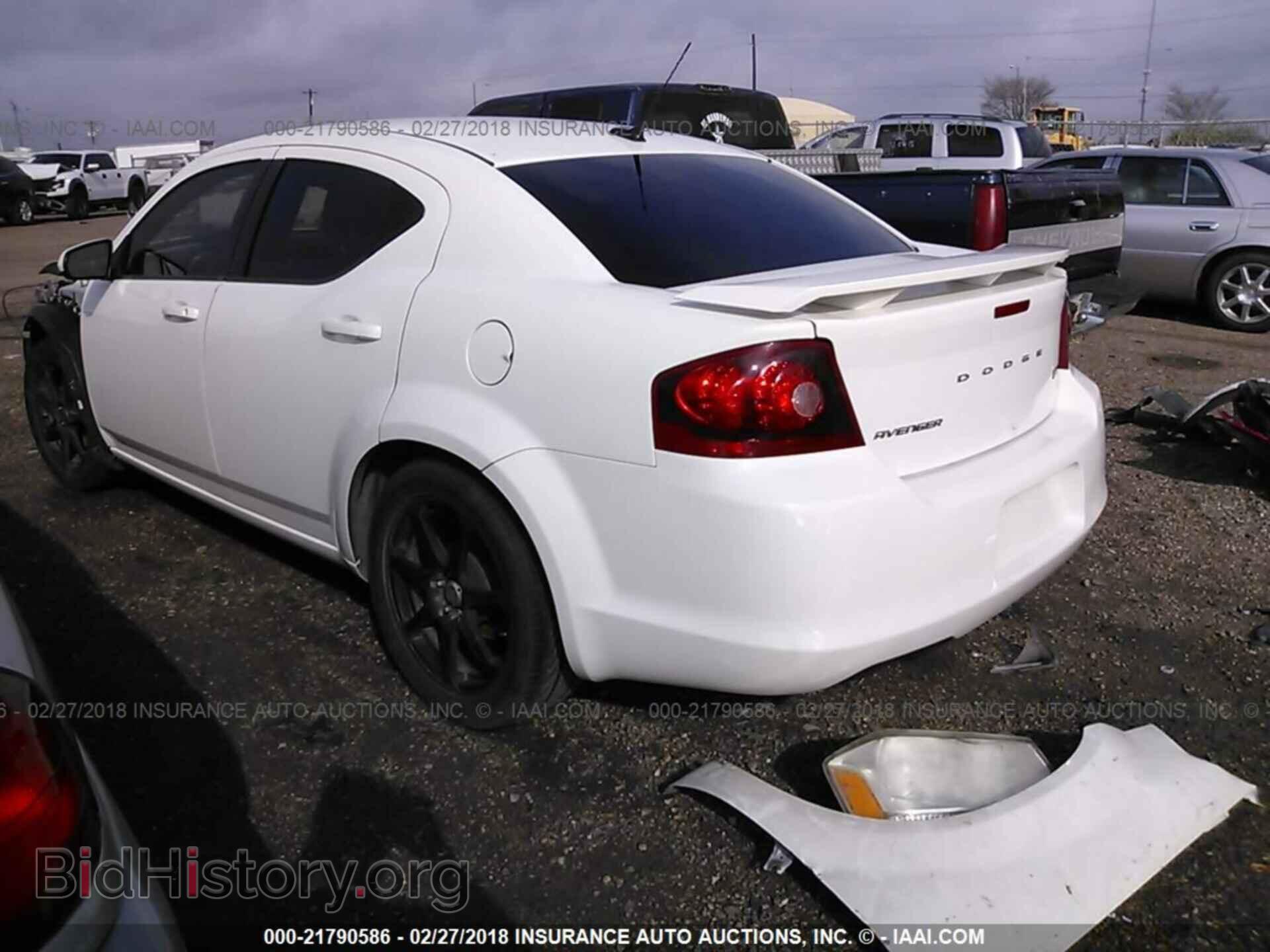 2011 Dodge Avenger - VIN: 1B3BD1FG2BN519646 - Photo 3