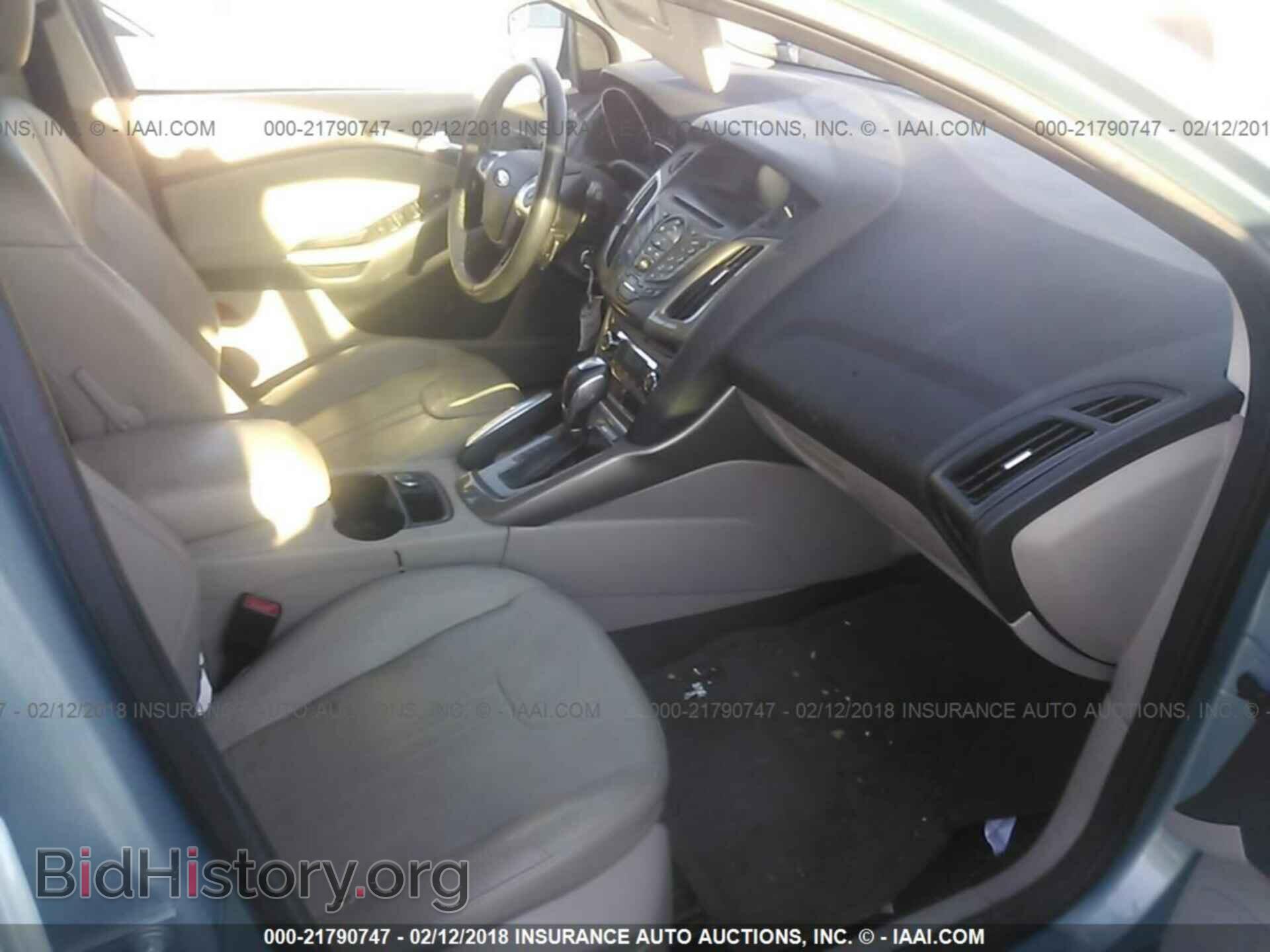 2012 Ford Focus - VIN: 1FAHP3M26CL357655 - Photo 5