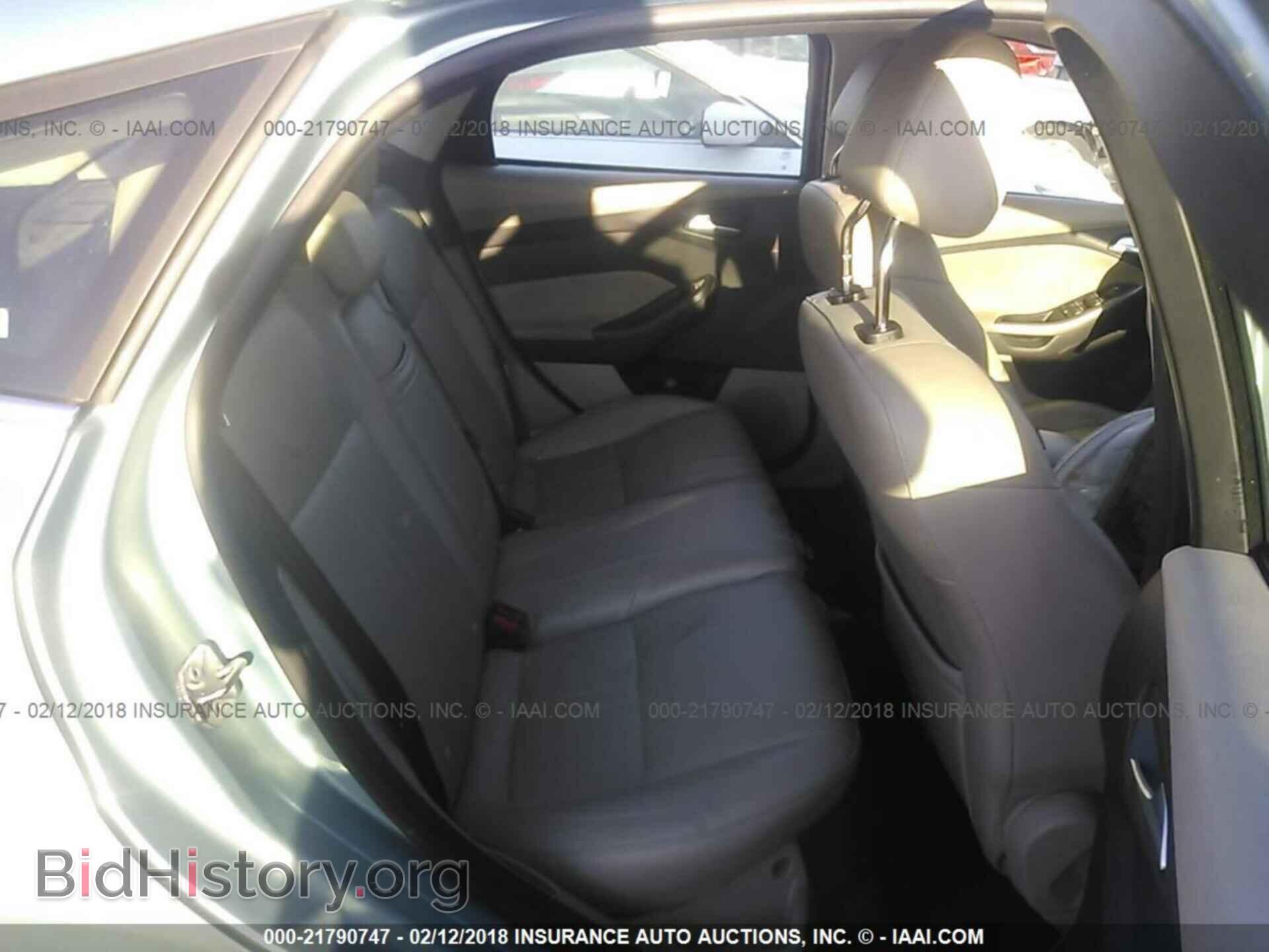 2012 Ford Focus - VIN: 1FAHP3M26CL357655 - Photo 8