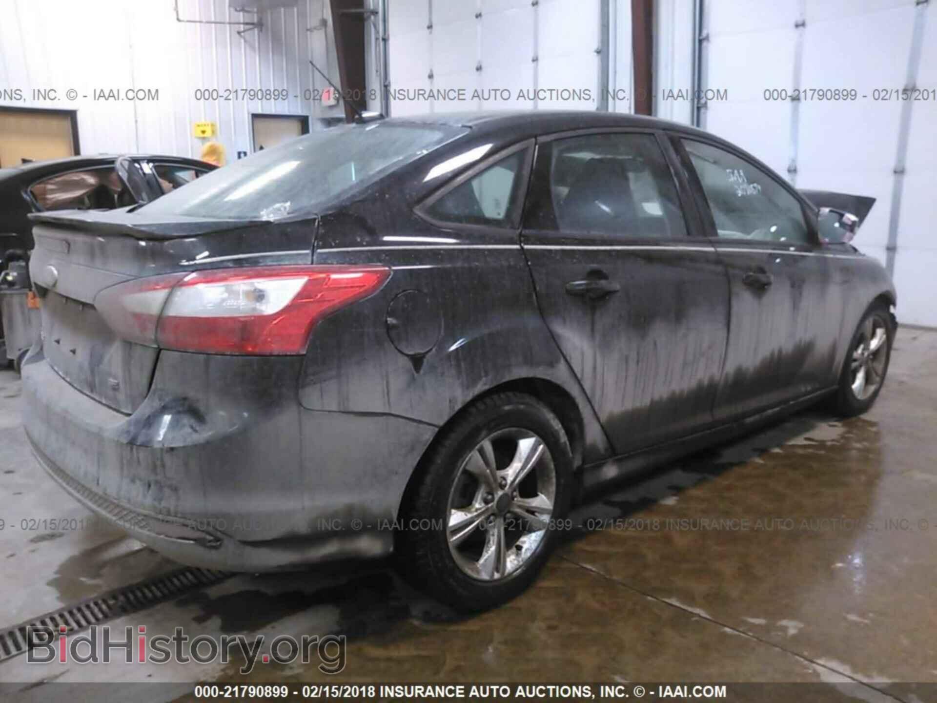 2012 Ford Focus - VIN: 1FAHP3F28CL242827 - Фото 4