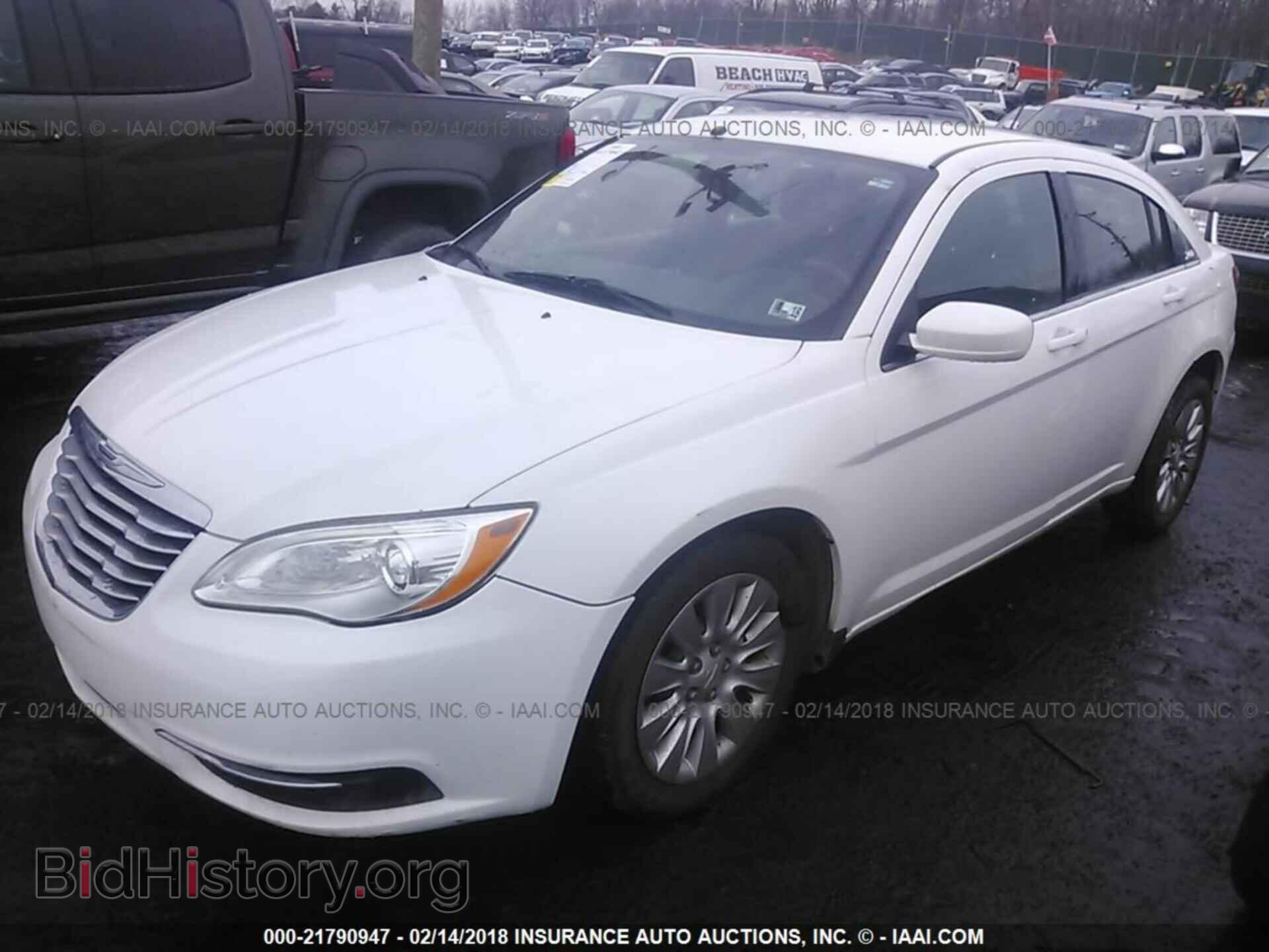 2012 Chrysler 200 - VIN: 1C3CCBAB1CN319421 - Photo 2