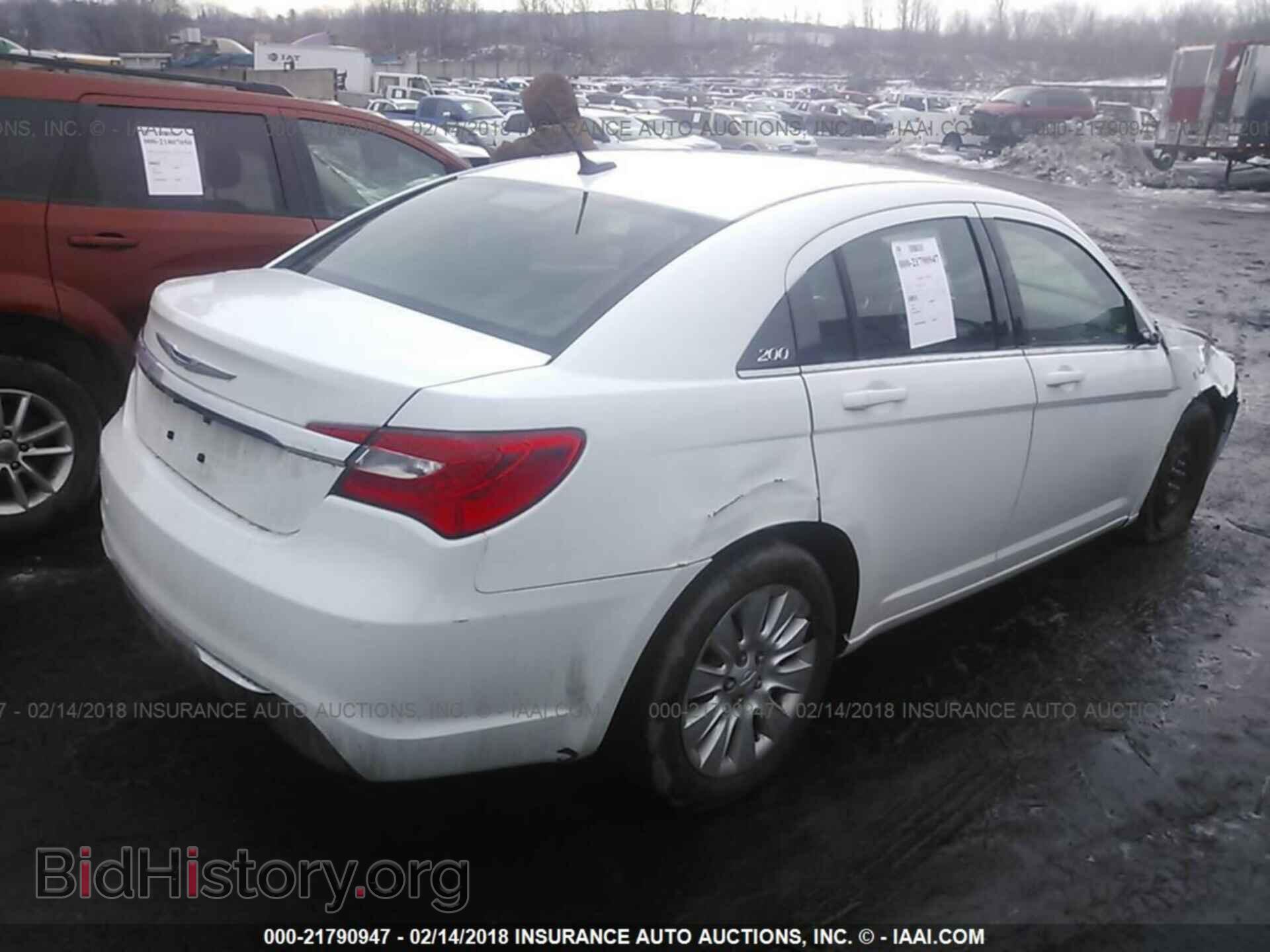 2012 Chrysler 200 - VIN: 1C3CCBAB1CN319421 - Photo 4