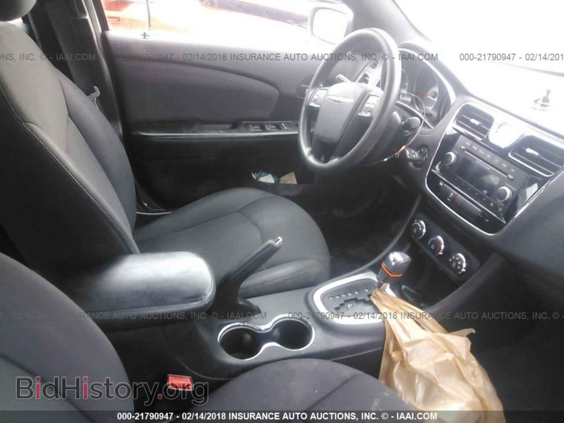 2012 Chrysler 200 - VIN: 1C3CCBAB1CN319421 - Photo 5
