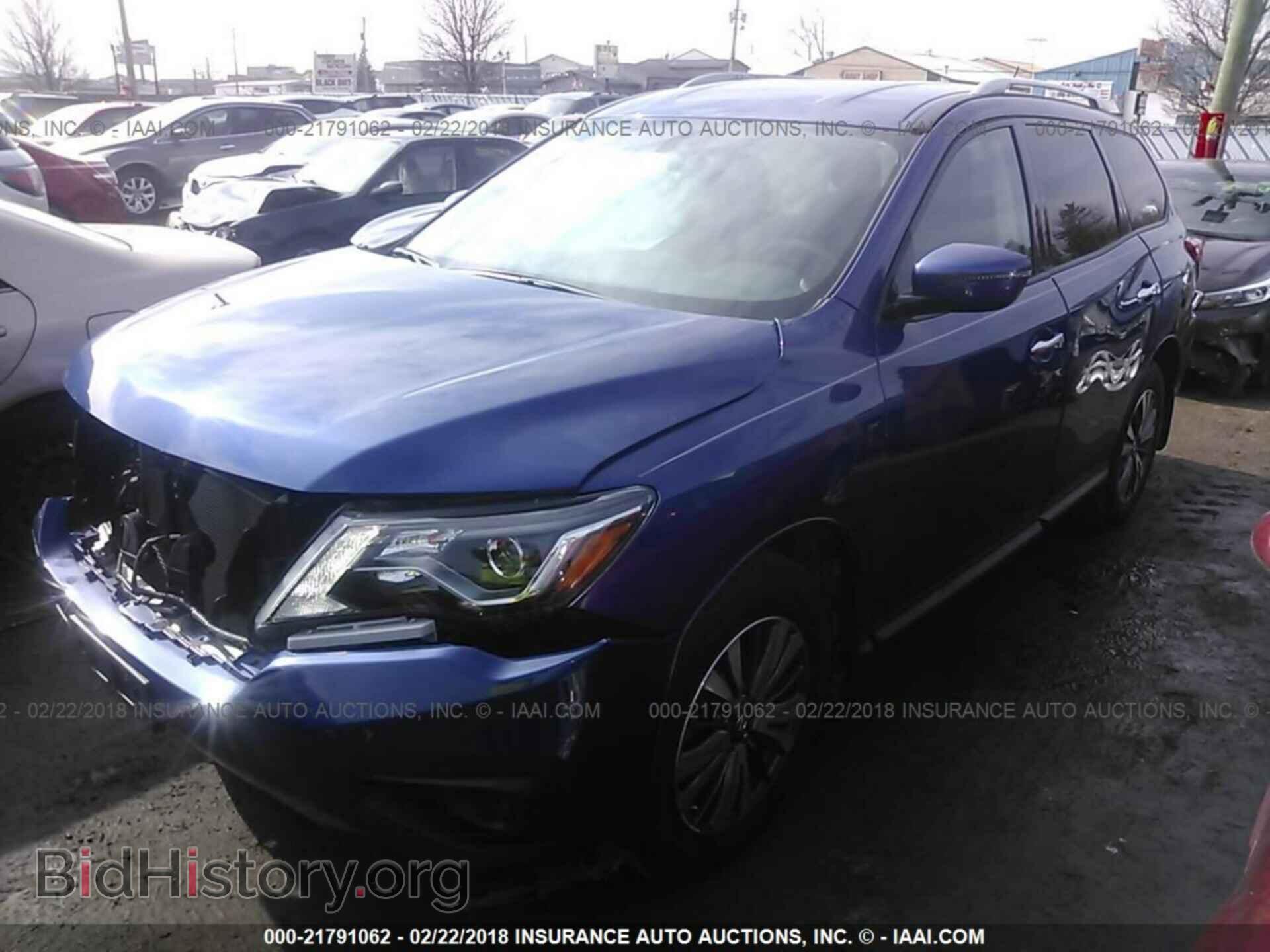 2017 Nissan Pathfinder - VIN: 5N1DR2MM8HC676637 - Фото 2