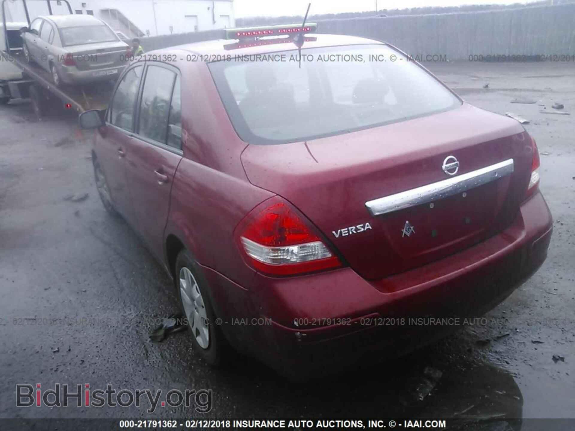 2011 Nissan Versa - VIN: 3N1BC1AP1BL478485 - Фото 3
