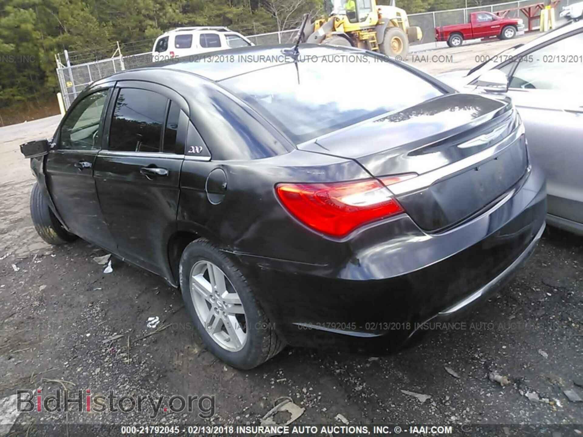 2013 Chrysler 200 - VIN: 1C3CCBAB7DN698538 - Фото 3