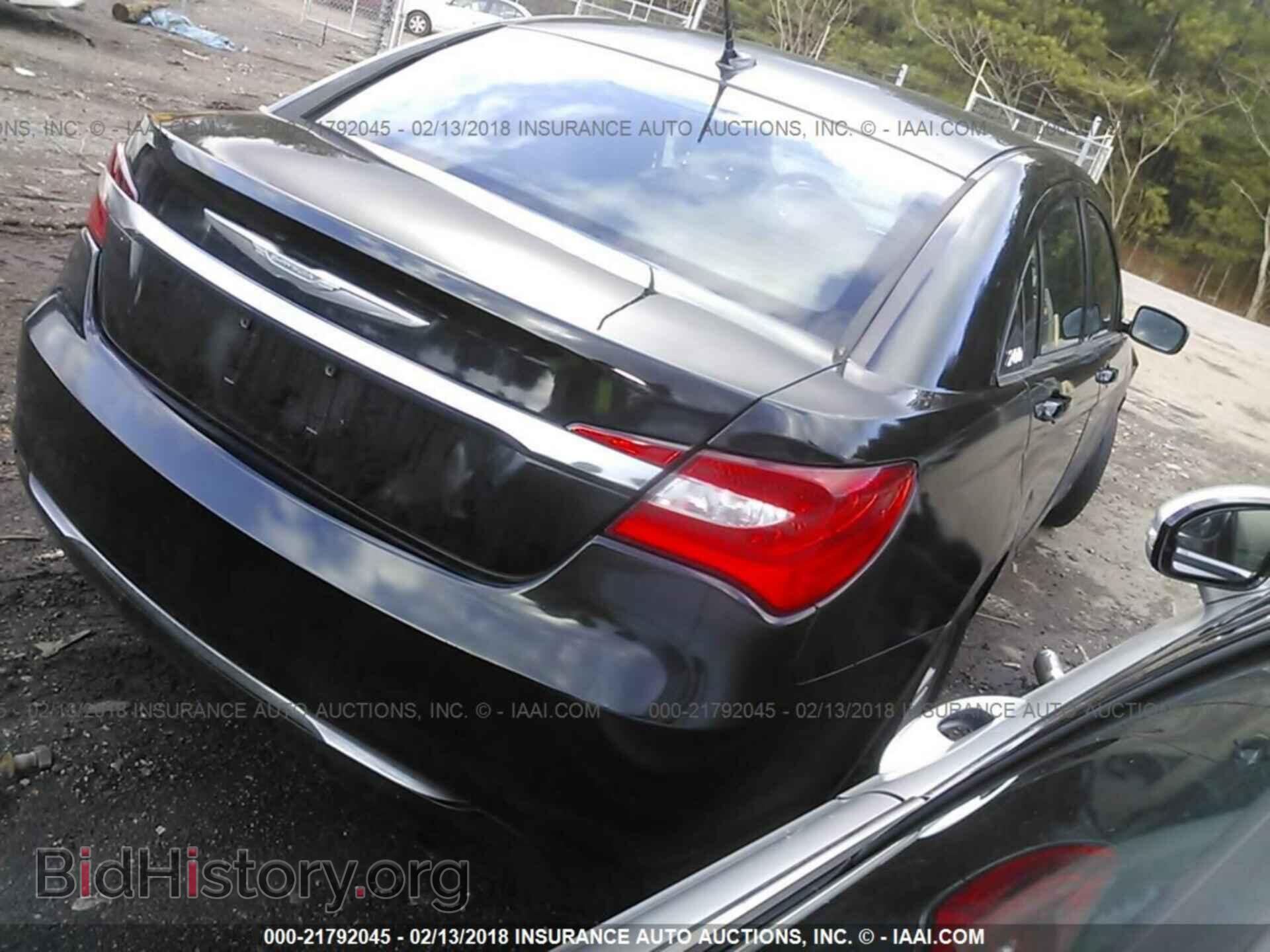 2013 Chrysler 200 - VIN: 1C3CCBAB7DN698538 - Фото 4