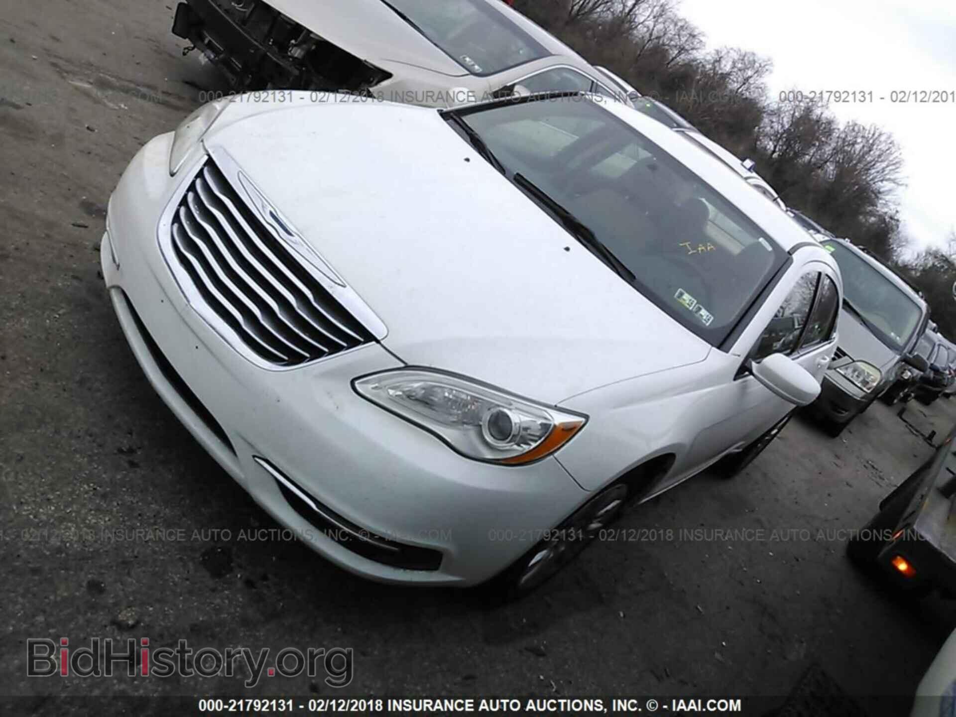 2014 Chrysler 200 - VIN: 1C3CCBAB4EN206159 - Photo 2