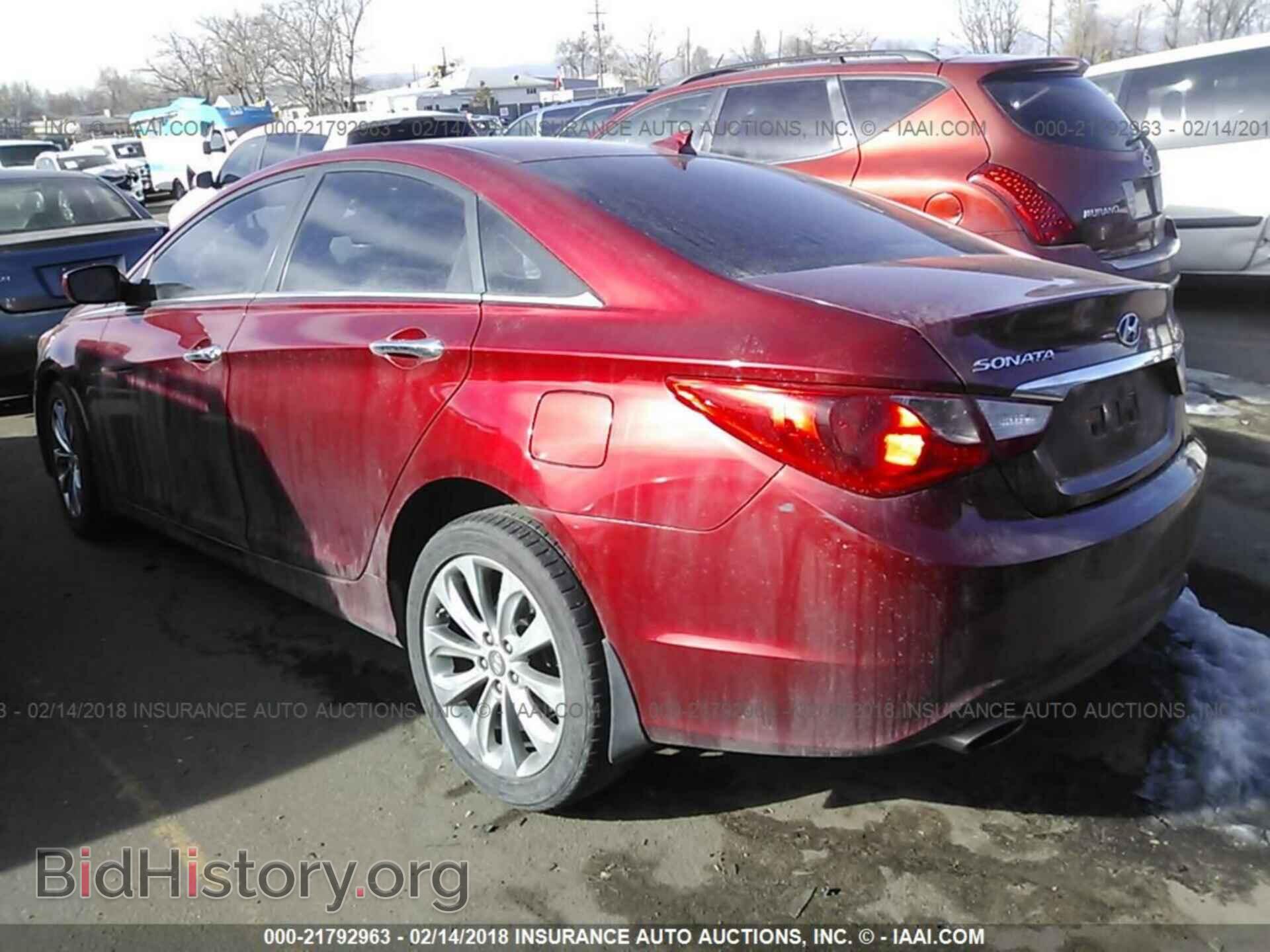 2012 Hyundai Sonata - VIN: 5NPEC4AC3CH360254 - Photo 3