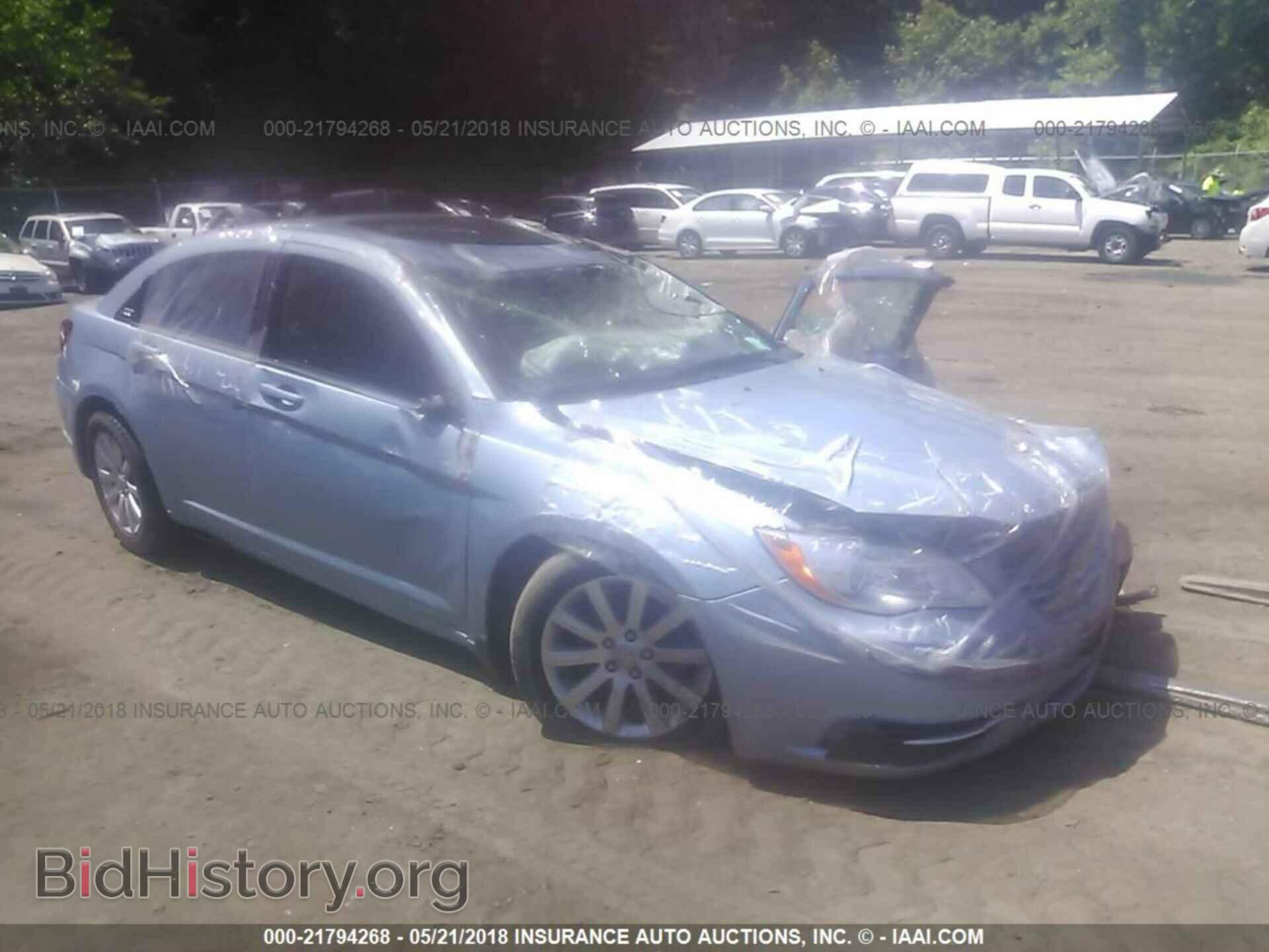 Фотография 1C3CCBBBXCN181778 - Chrysler 200 2012