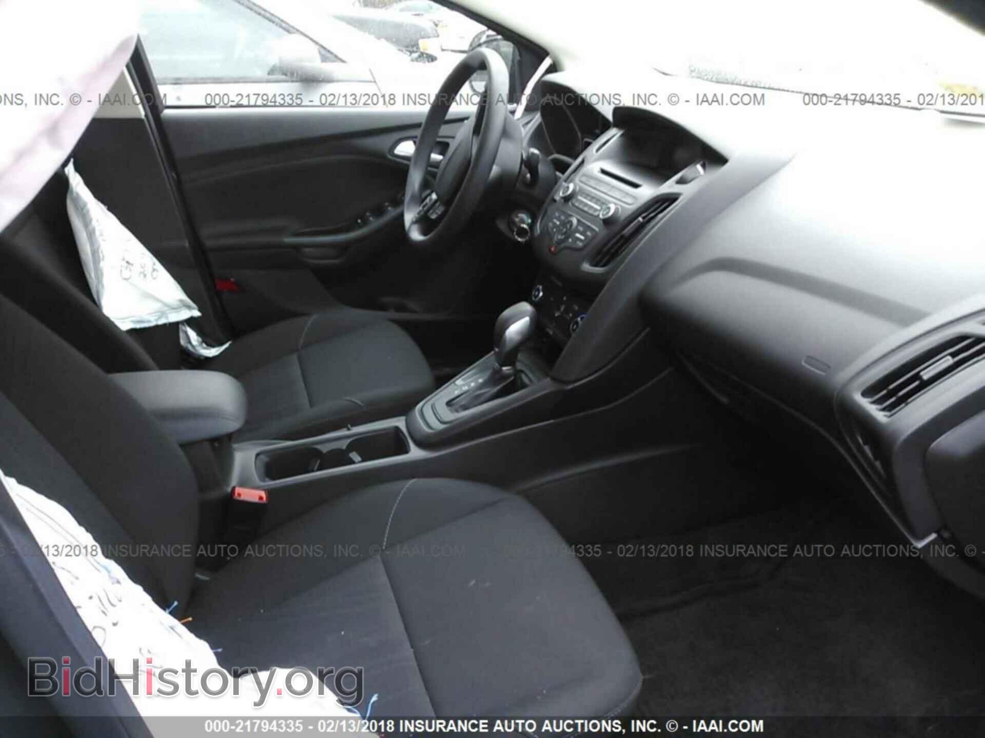 2017 Ford Focus - VIN: 1FADP3F20HL302282 - Photo 5