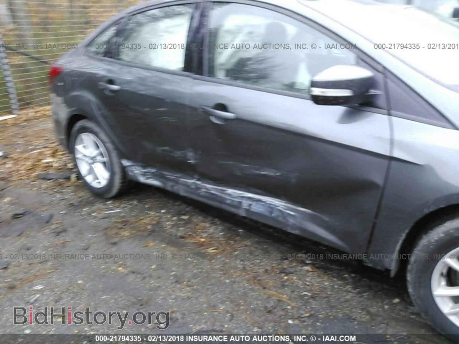2017 Ford Focus - VIN: 1FADP3F20HL302282 - Photo 6