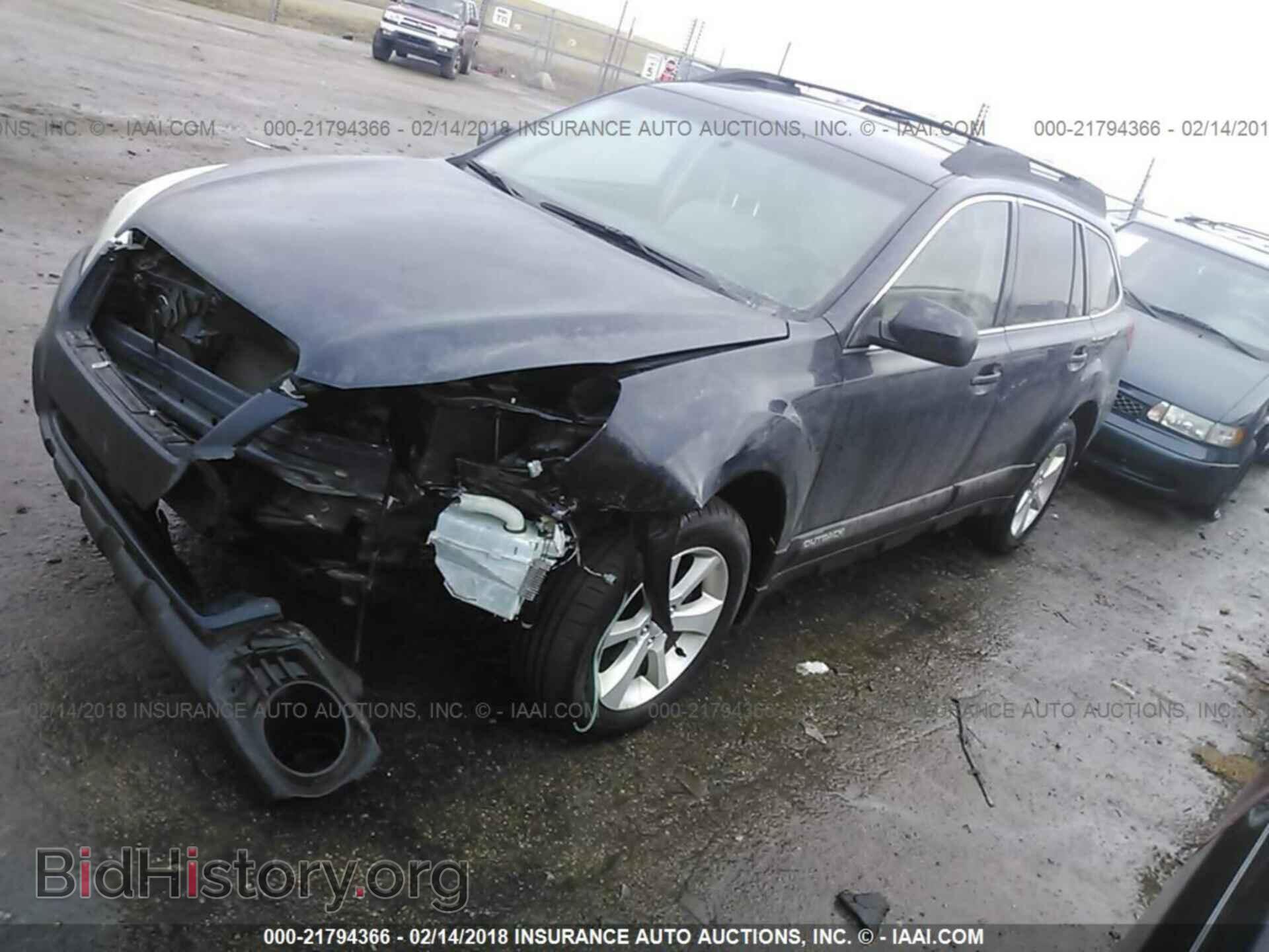 2013 Subaru Outback - VIN: 4S4BRBCC0D3210100 - Photo 2