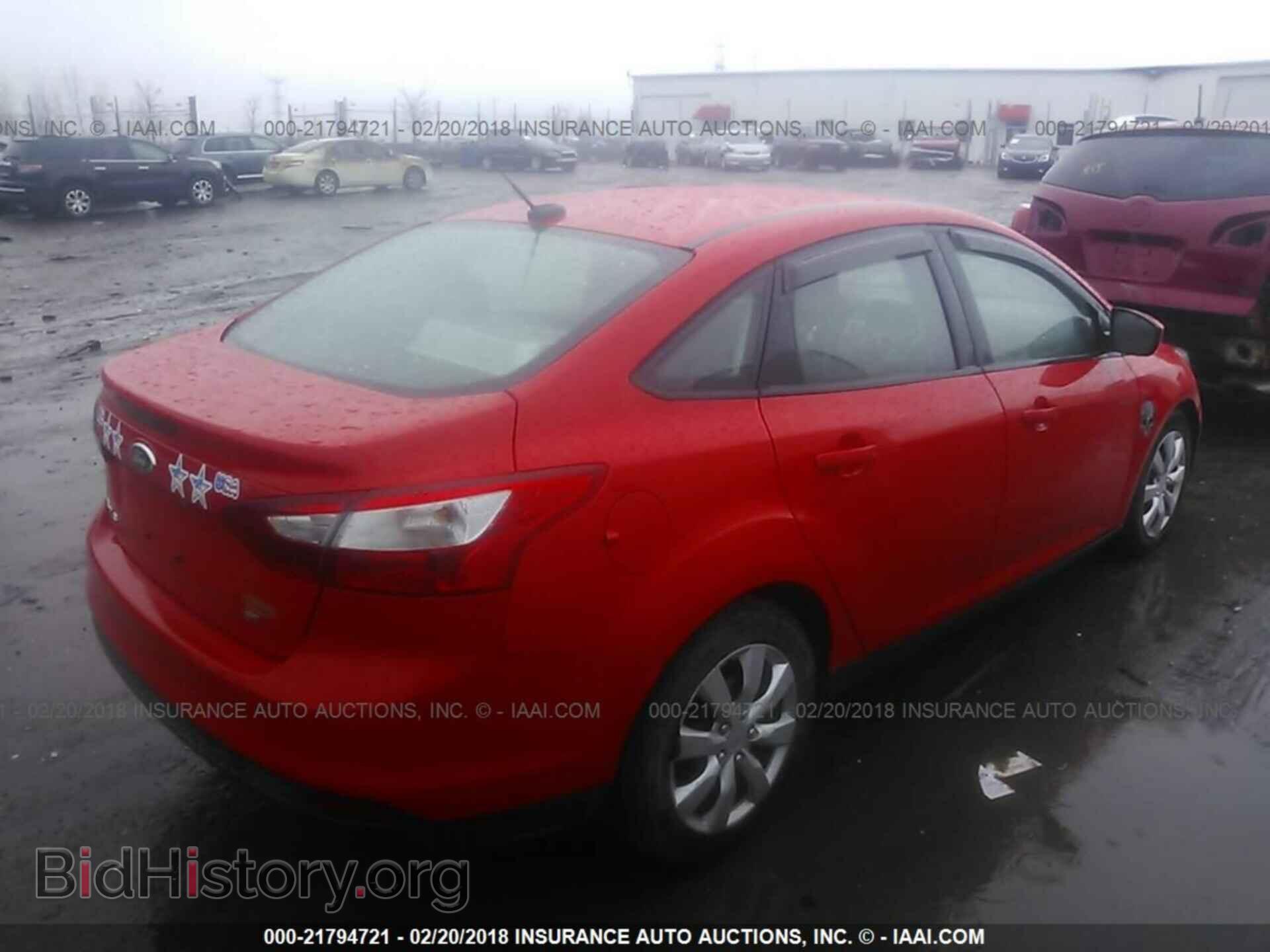 2012 Ford Focus - VIN: 1FAHP3F27CL174116 - Photo 4