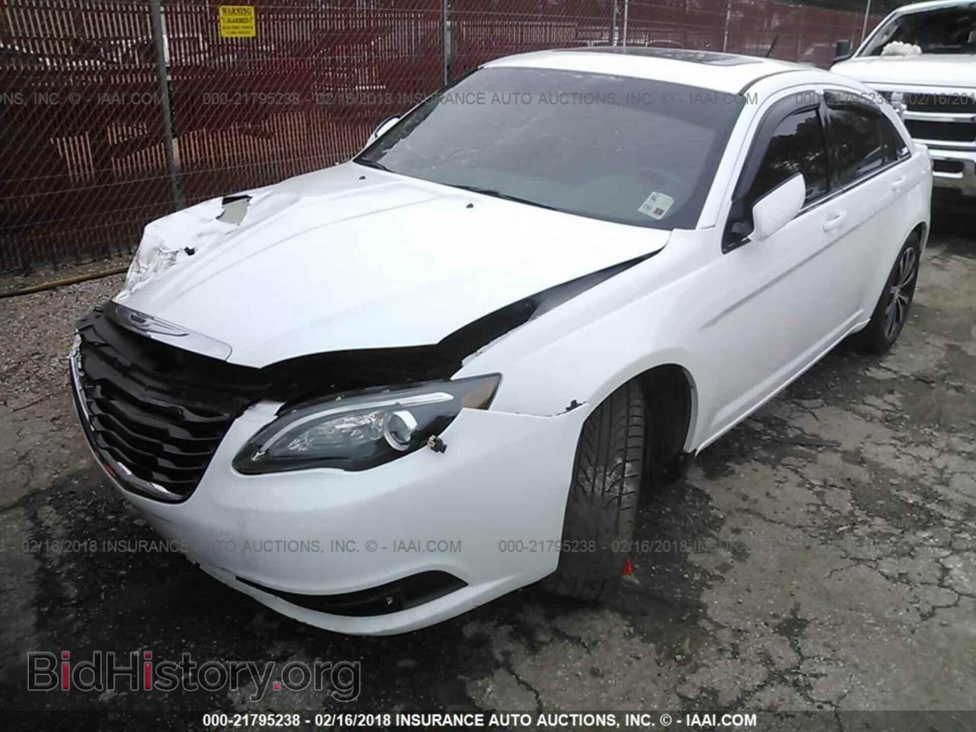 2013 Chrysler 200 - VIN: 1C3CCBBB3DN729458 - Фото 2