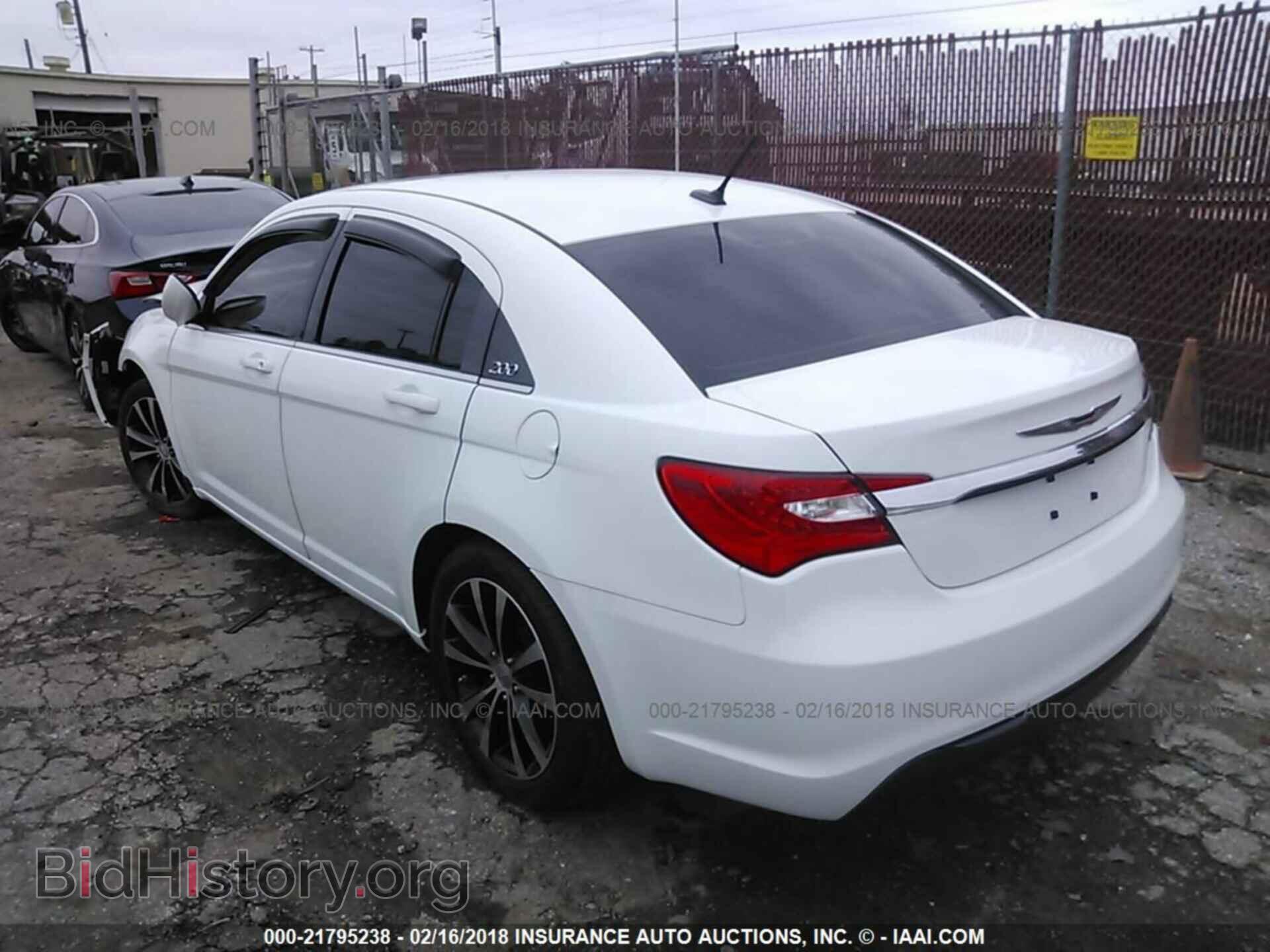 2013 Chrysler 200 - VIN: 1C3CCBBB3DN729458 - Фото 3