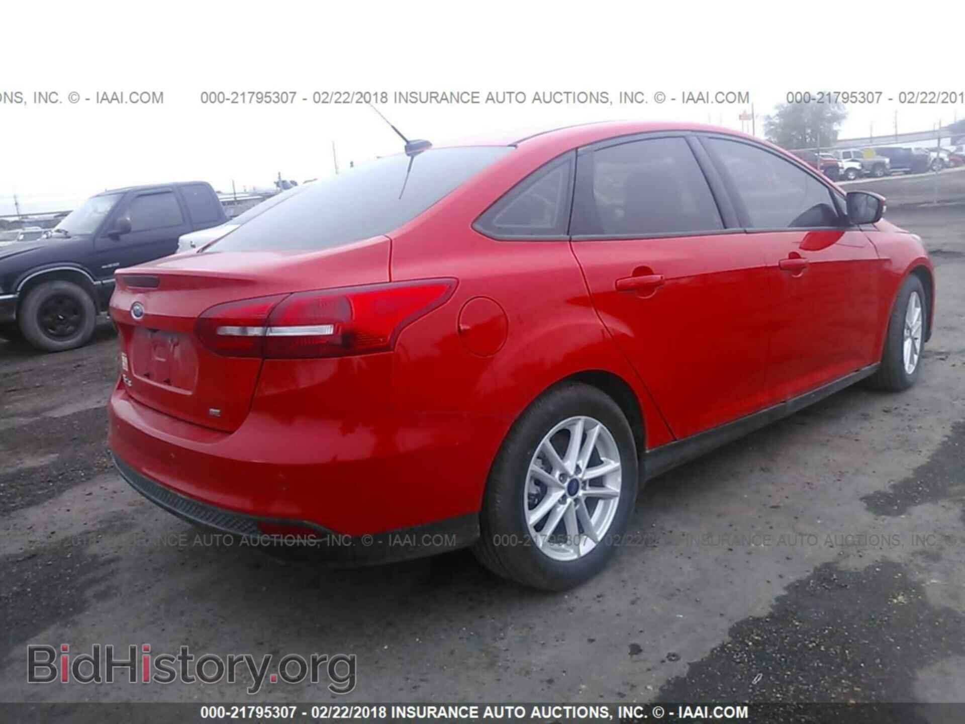 2016 Ford Focus - VIN: 1FADP3F26GL299547 - Фото 4