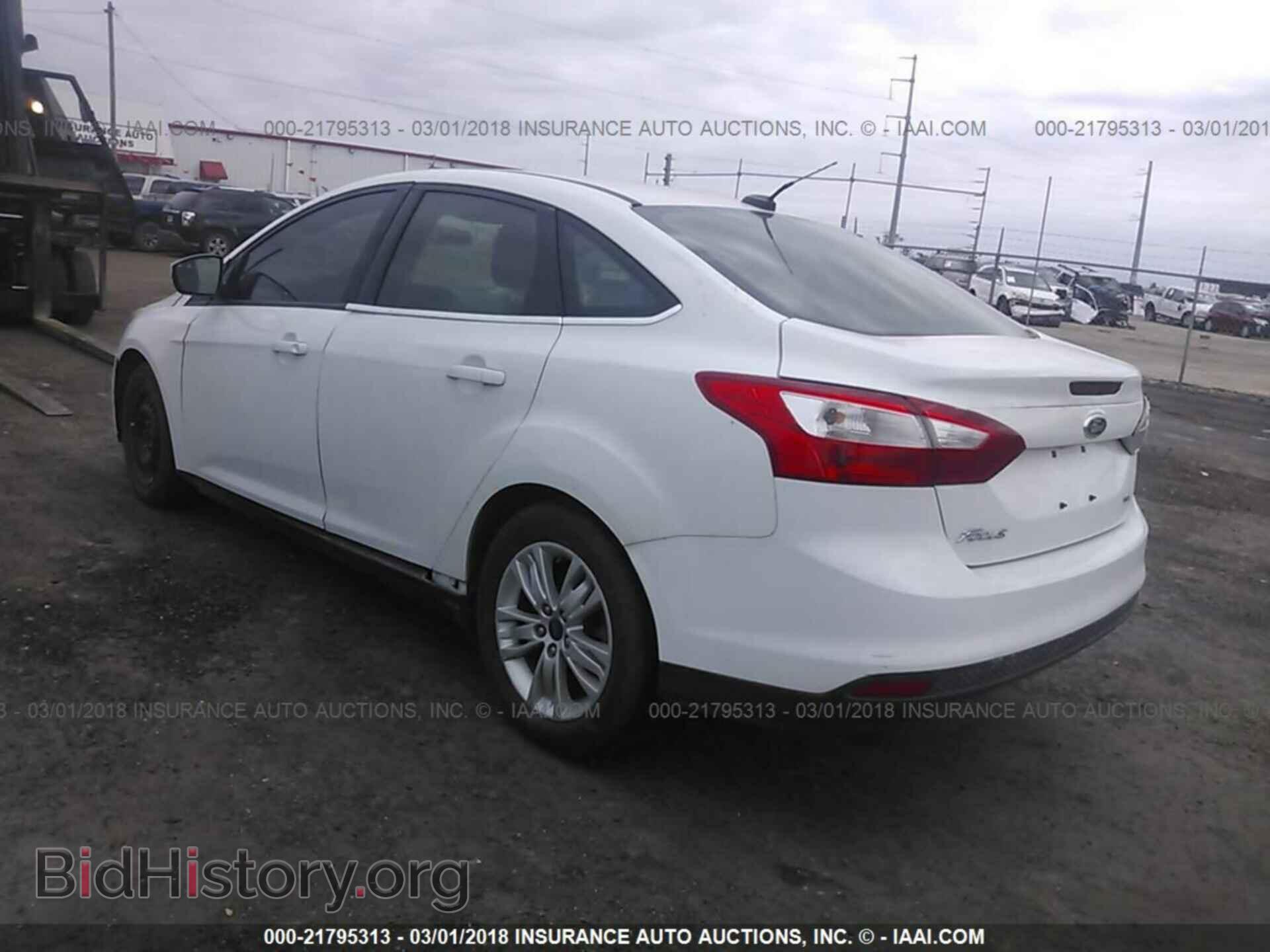 2012 Ford Focus - VIN: 1FAHP3H29CL142099 - Photo 3