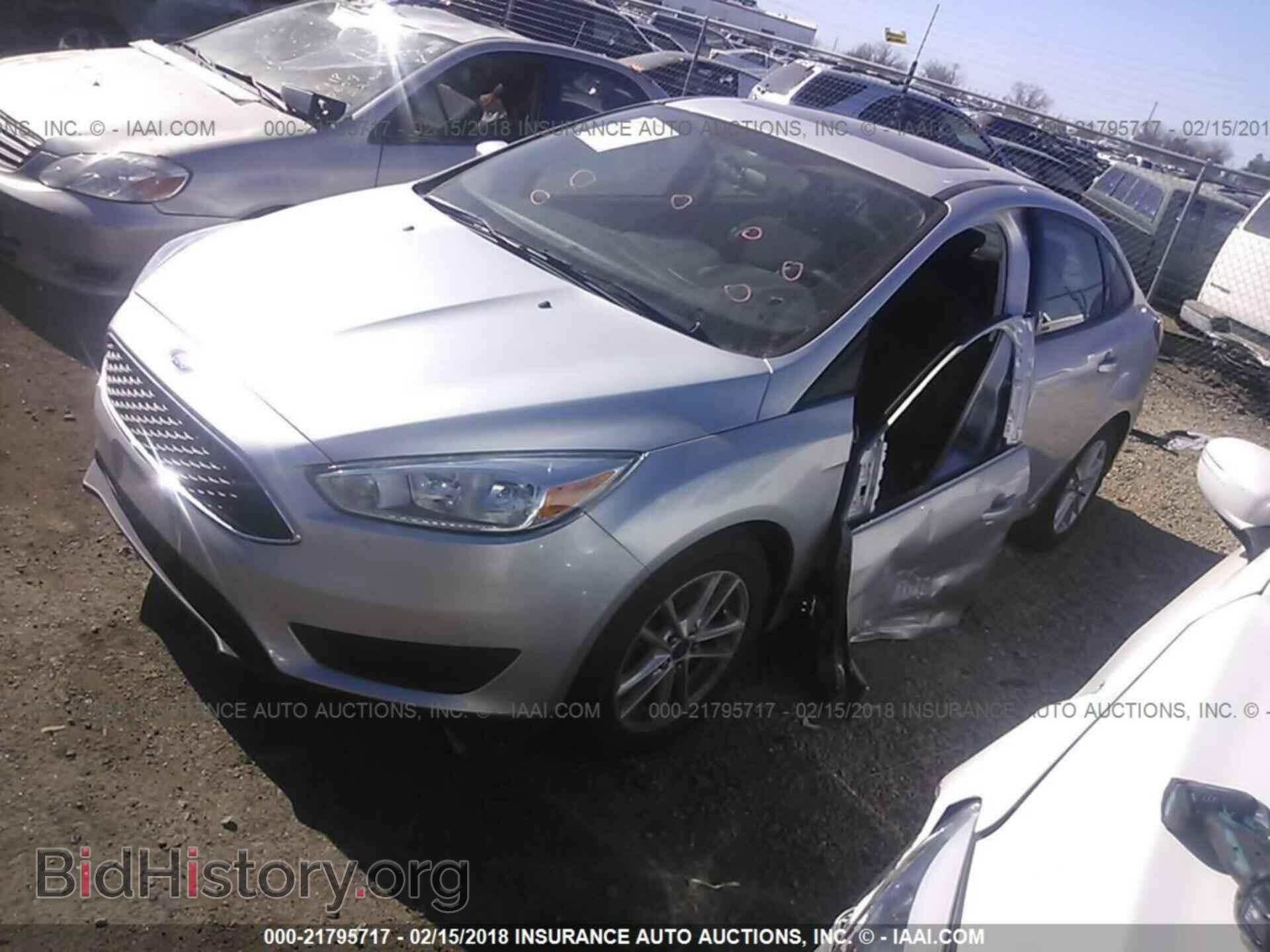 2015 Ford Focus - VIN: 1FADP3F25FL270247 - Photo 2