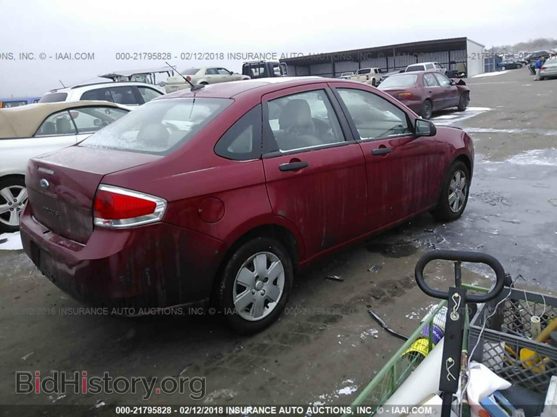 2011 Ford Focus - VIN: 1FAHP3EN9BW165944 - Фото 4