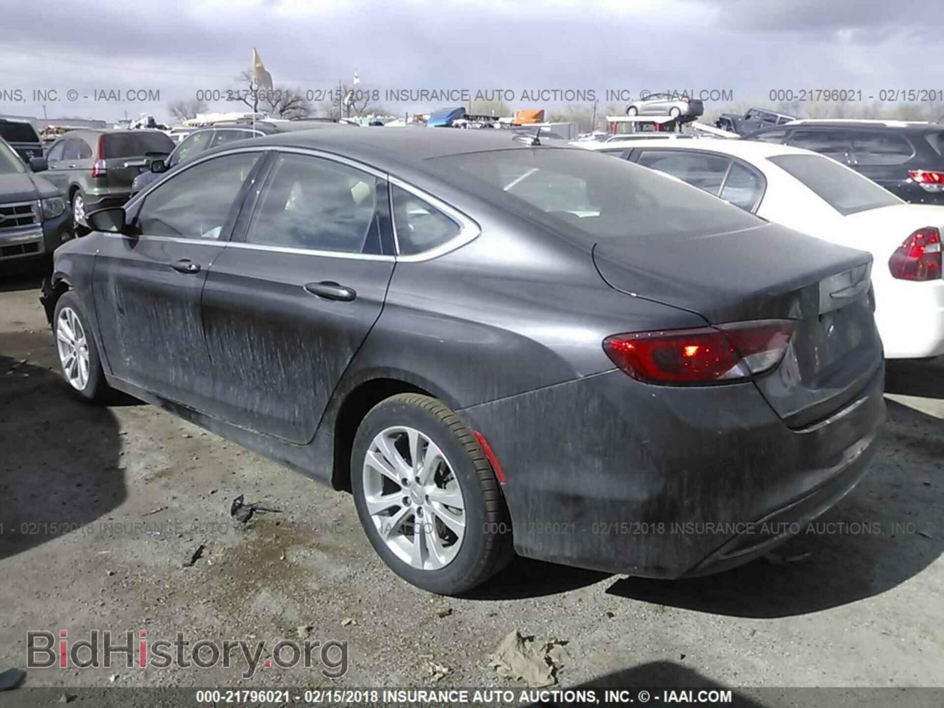 2016 Chrysler 200 - VIN: 1C3CCCAB3GN117479 - Photo 3