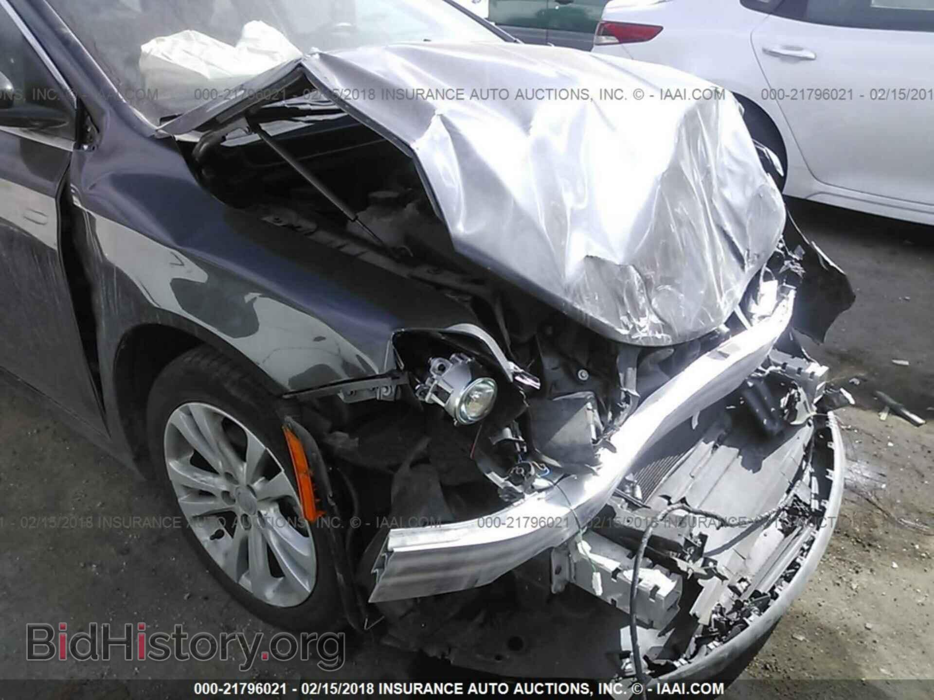 2016 Chrysler 200 - VIN: 1C3CCCAB3GN117479 - Photo 6