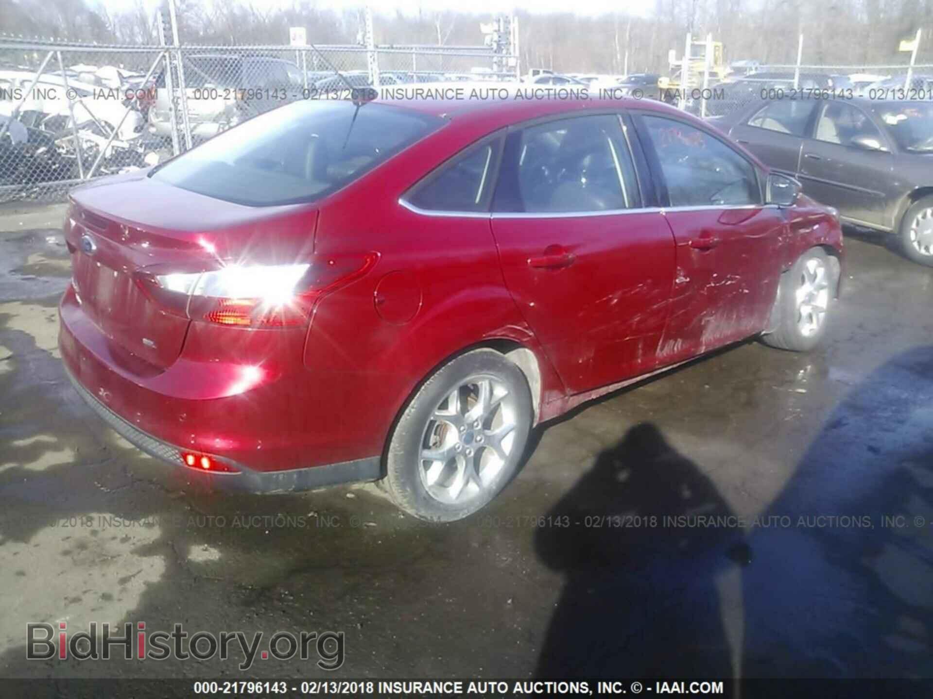 2012 Ford Focus - VIN: 1FAHP3H23CL369465 - Photo 4