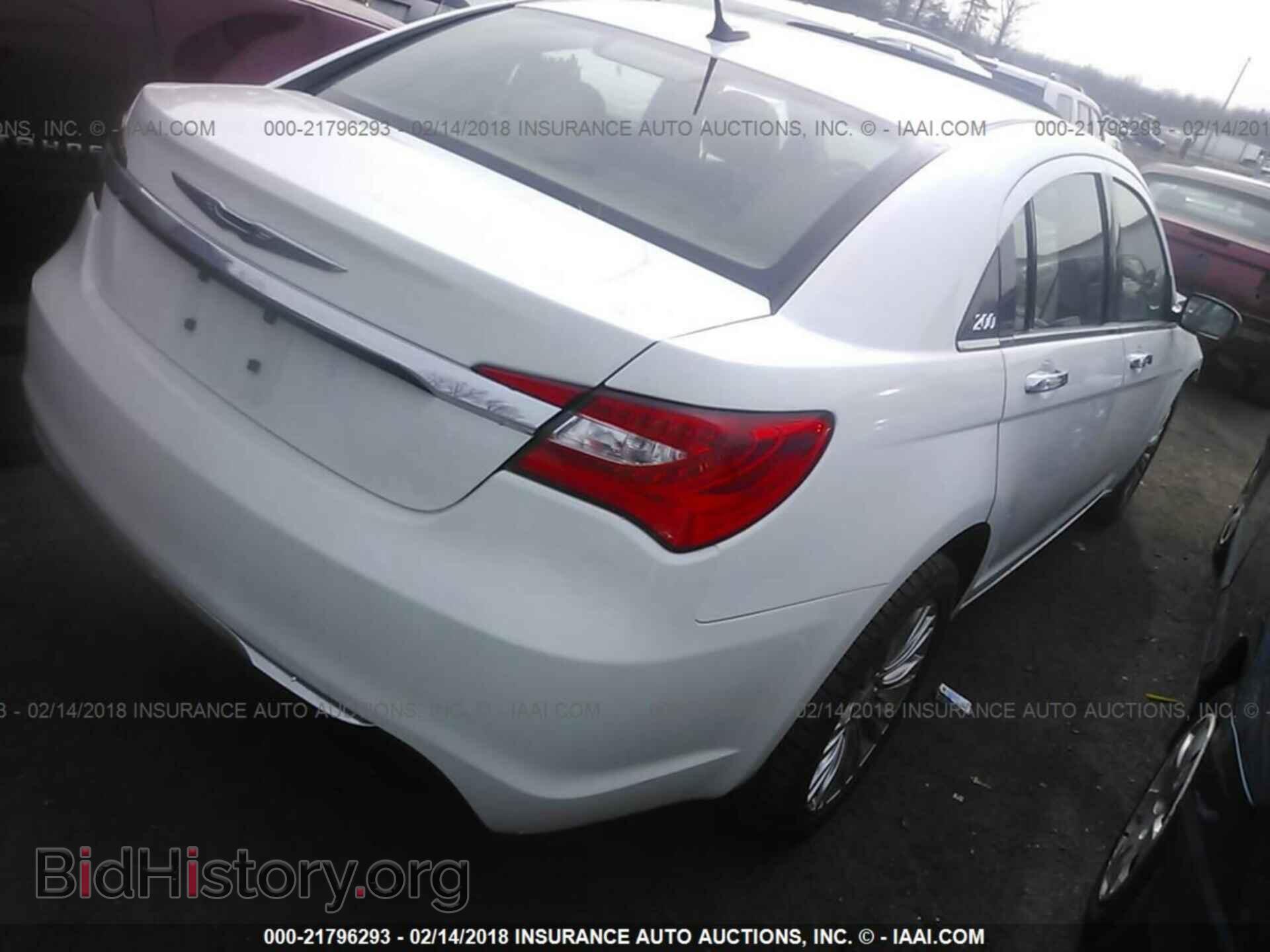 2013 Chrysler 200 - VIN: 1C3CCBCGXDN656924 - Photo 4