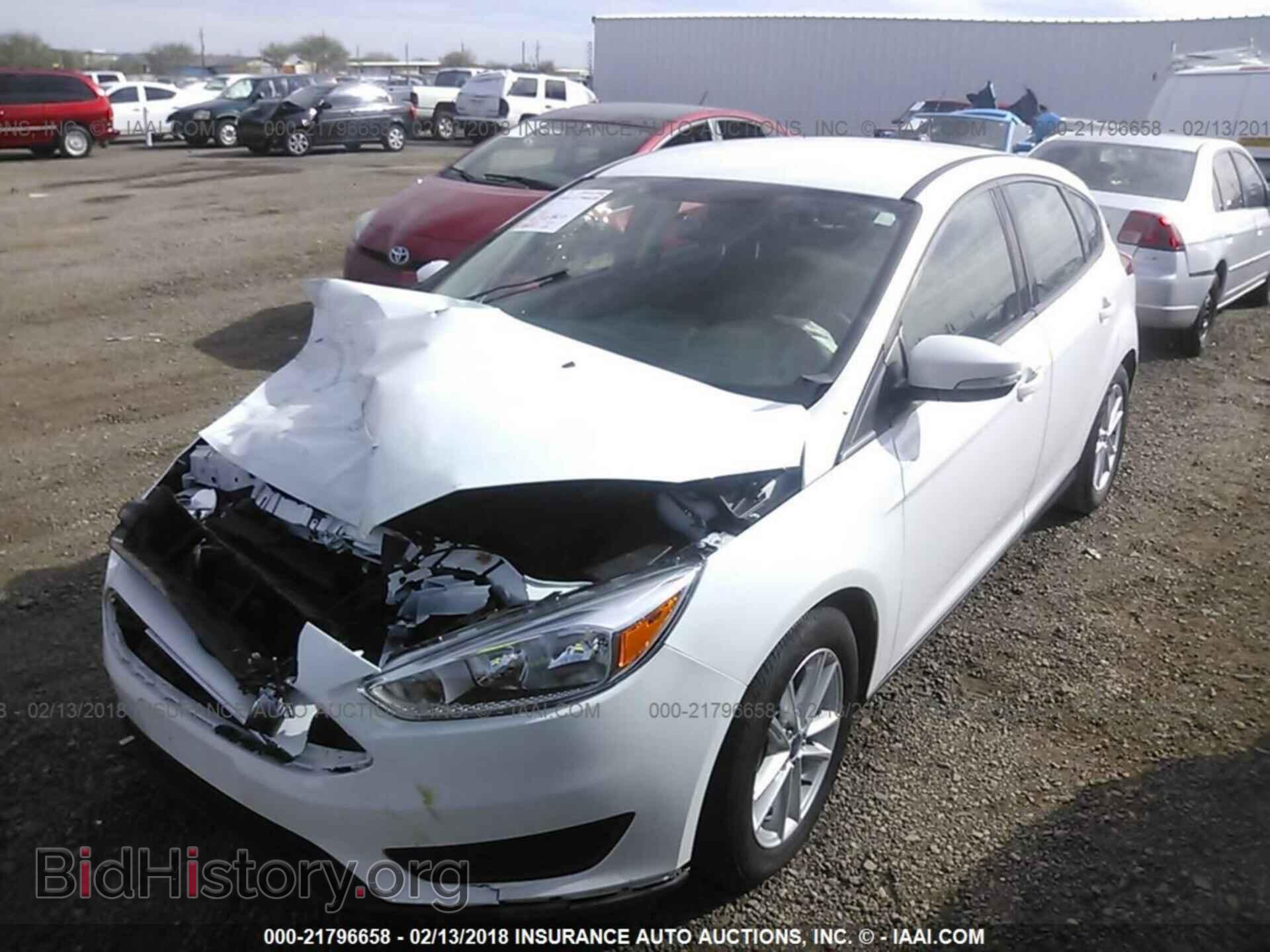 2017 Ford Focus - VIN: 1FADP3K21HL316391 - Photo 2