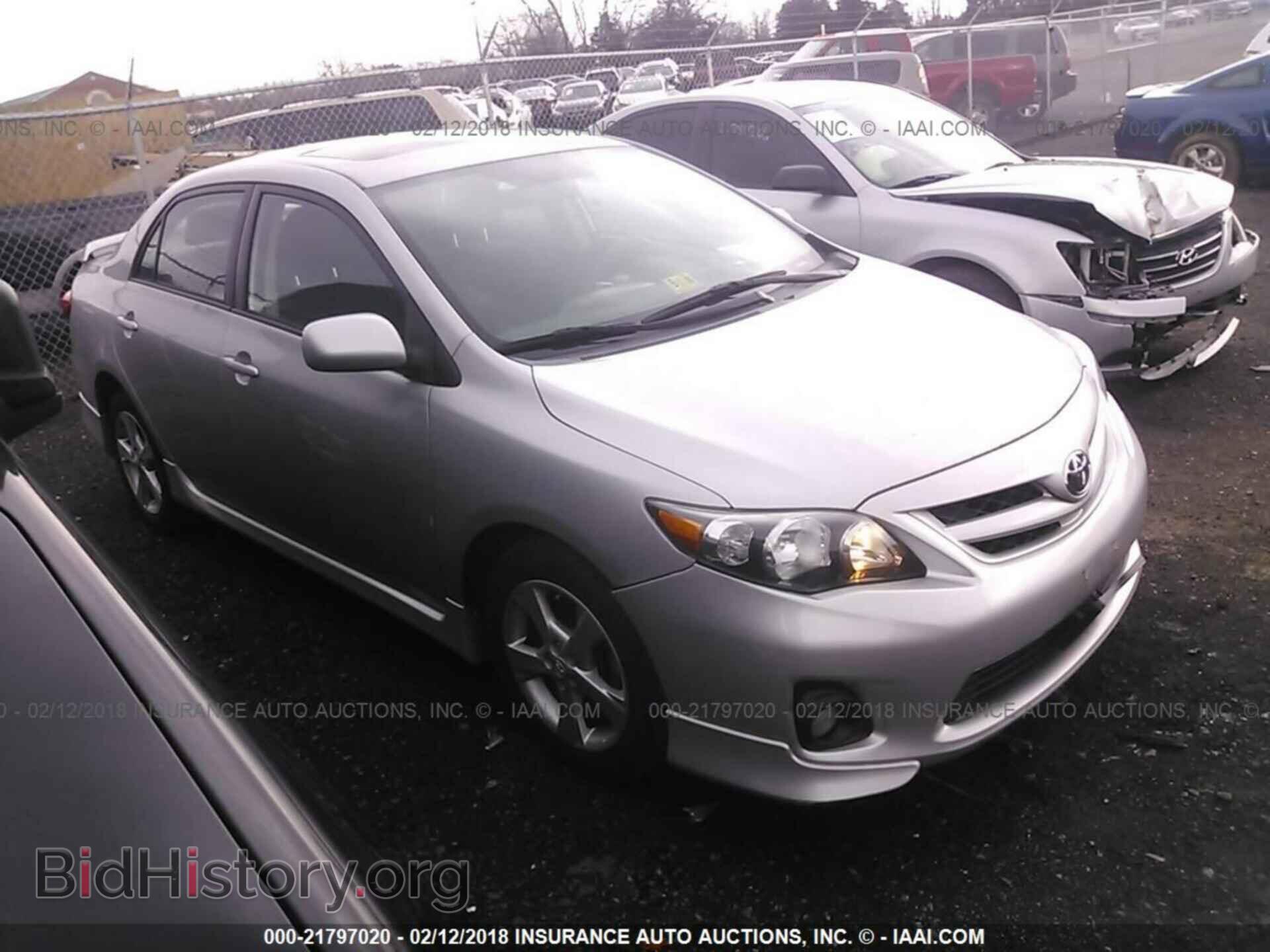 Photo 2T1BU4EE3BC712892 - Toyota Corolla 2011