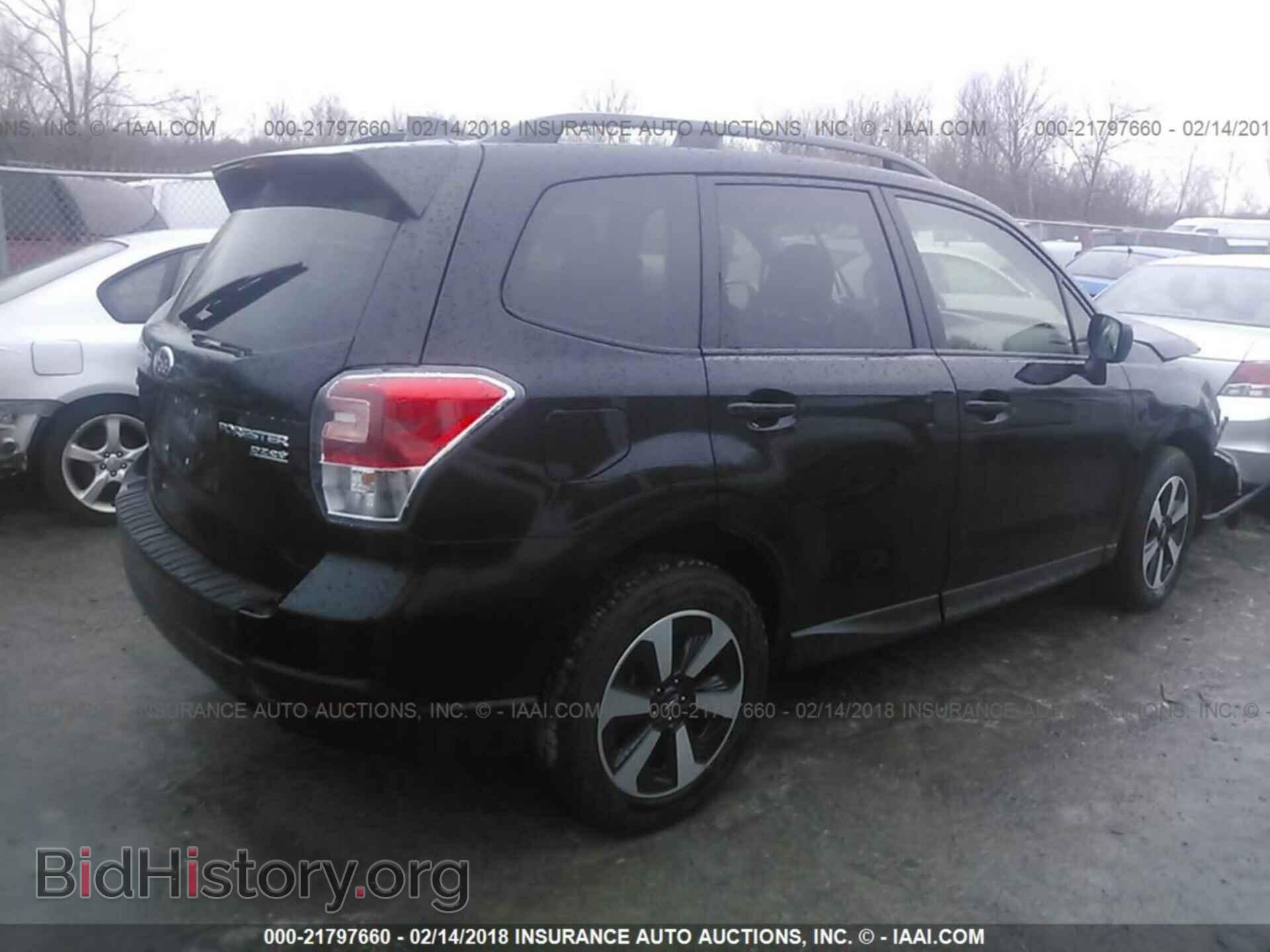 2017 Subaru Forester - VIN: JF2SJAEC5HH553952 - Photo 4