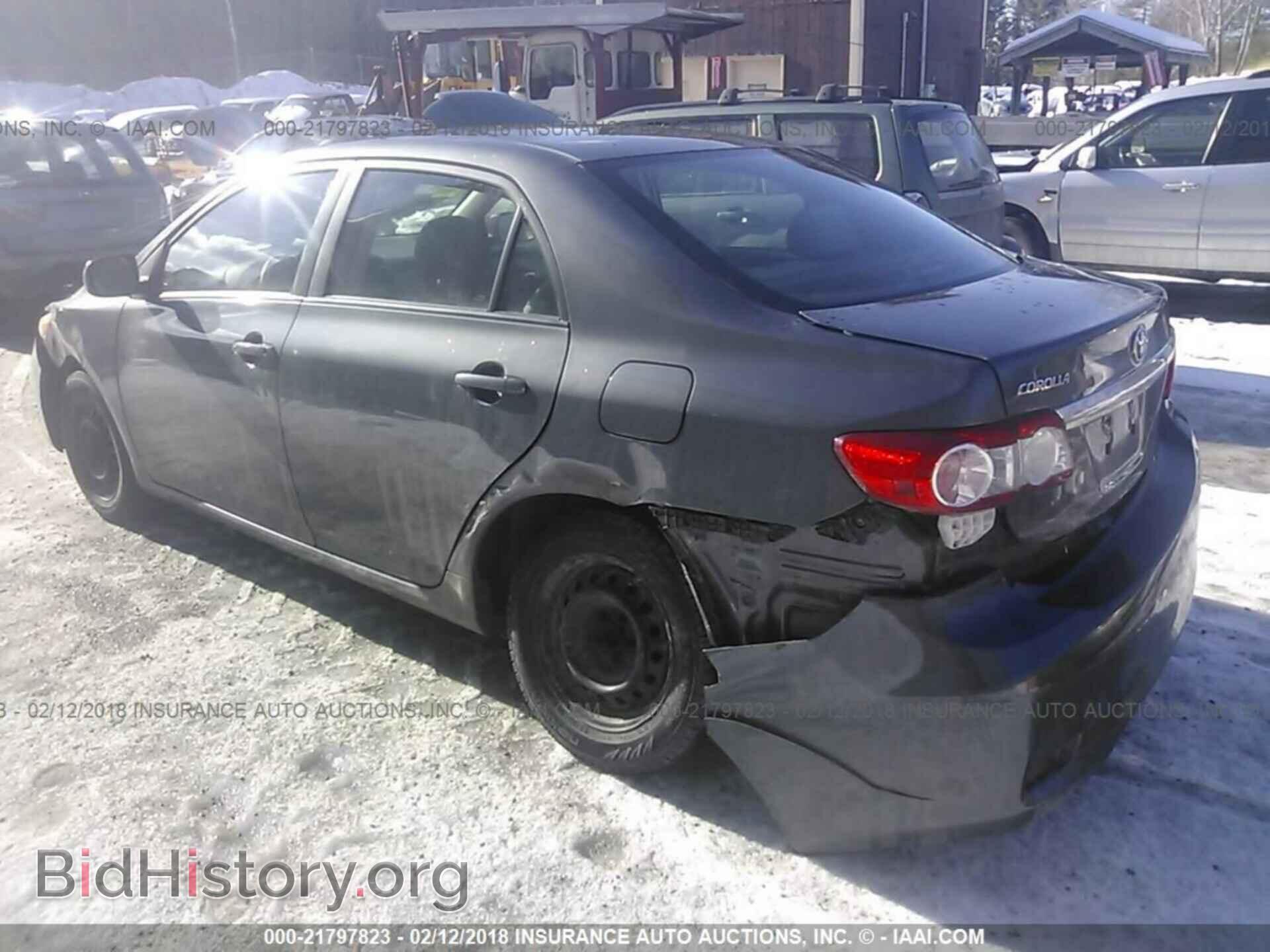 2011 Toyota Corolla - VIN: 2T1BU4EEXBC729656 - Photo 3